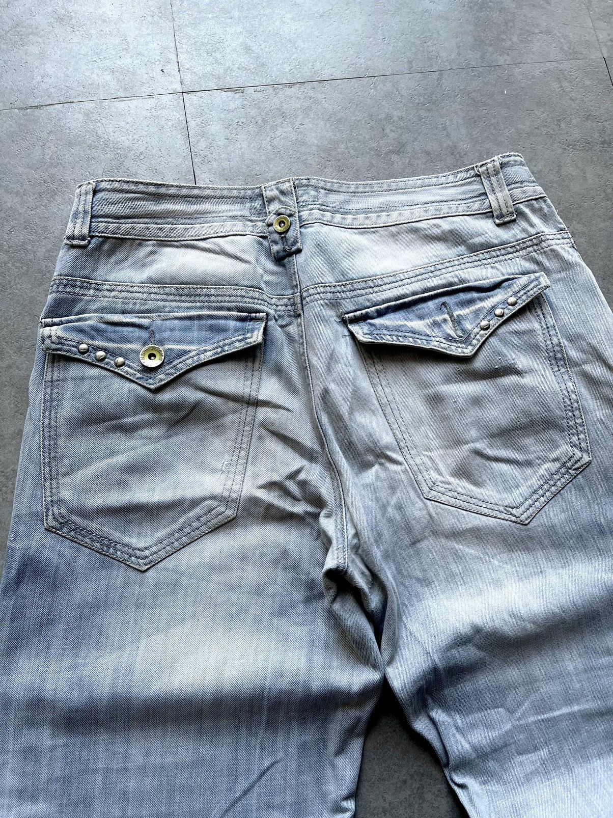 If Six Was Nine × Japanese Brand × Le Grande Bleu (L.G.B.) 2000s RUE TON STUDDED SUPER WIDE FADED FLARE JEAN Size US 36 / EU 52 - 5 Thumbnail