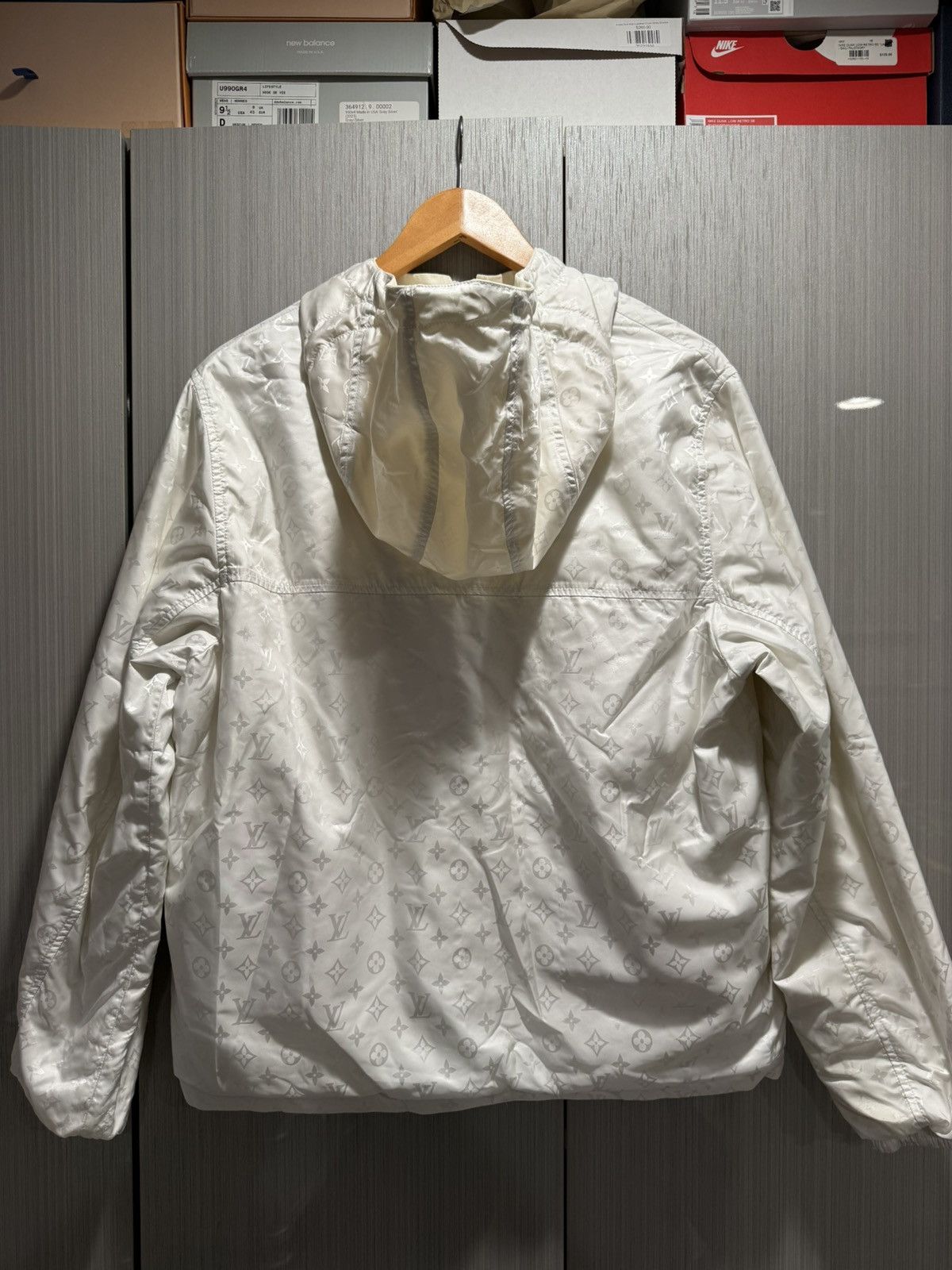 Louis Vuitton Louis Vuitton Staples White Monogram Reversible Windbreaker Size US S / EU 44-46 / 1 - 2 Thumbnail