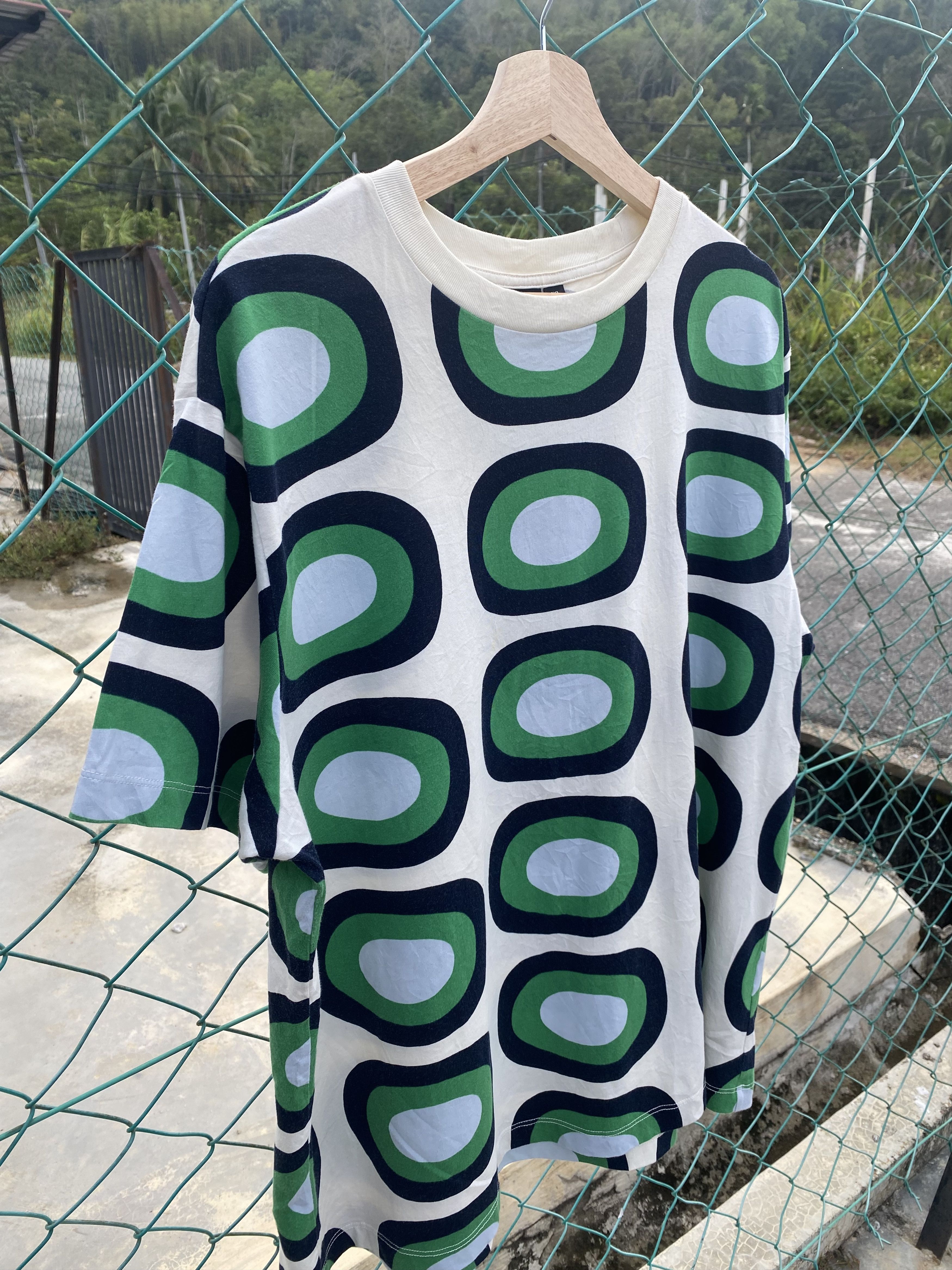 Uniqlo Uniqlo X Marimekko fullprint tee Size US XL / EU 56 / 4 - 4 Thumbnail