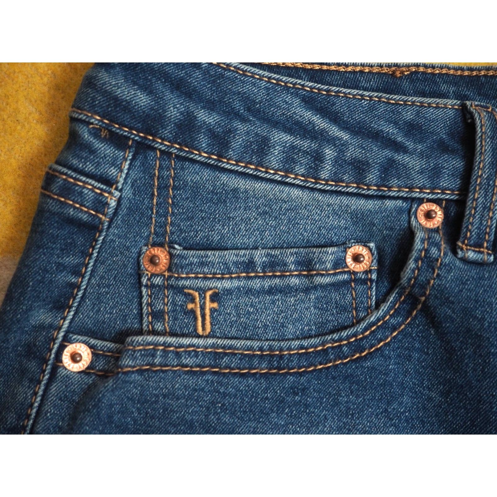 Frye Frye Jeans Tapered Boho Denim Logo 30x28 Womens 6 Blue Size 28" / US 6 / IT 42 - 6 Thumbnail