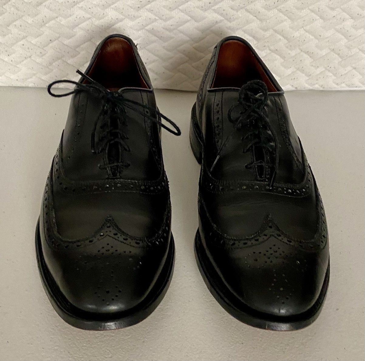 Allen Edmonds Allen Edmonds Chester 1903 Black Leather Wingtip Oxford 10 D Size US 10 / EU 43 - 2 Thumbnail