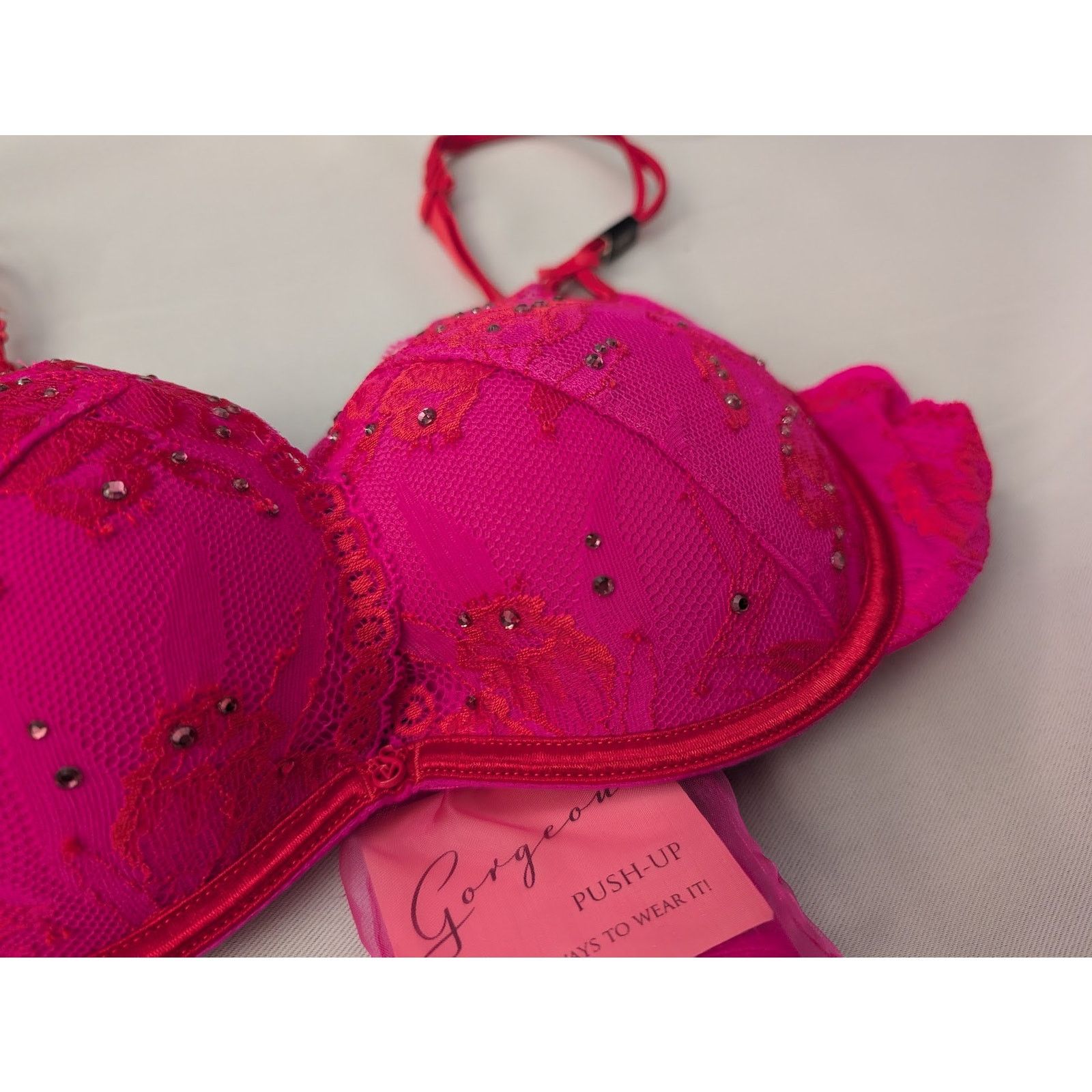 Victoria's Secret NWT Victoria’s Secret Gorgeous Bra 34C Push-Up Lace Vintage Size XXS / US 00 / IT 34 - 9 Thumbnail