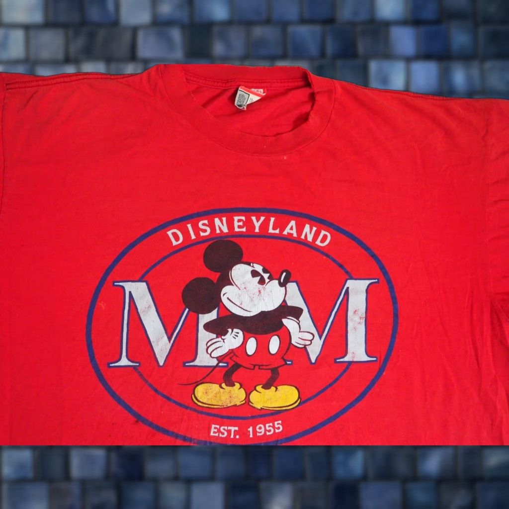 Disney **VTG 90s Disney Red Mickey Mouse Tee T-Shirt 2XL** User: VTG 90s Disney Red Mickey Mouse Tee T-Shirt 2XL Size US XXL / EU 58 / 5 - 1 Thumbnail