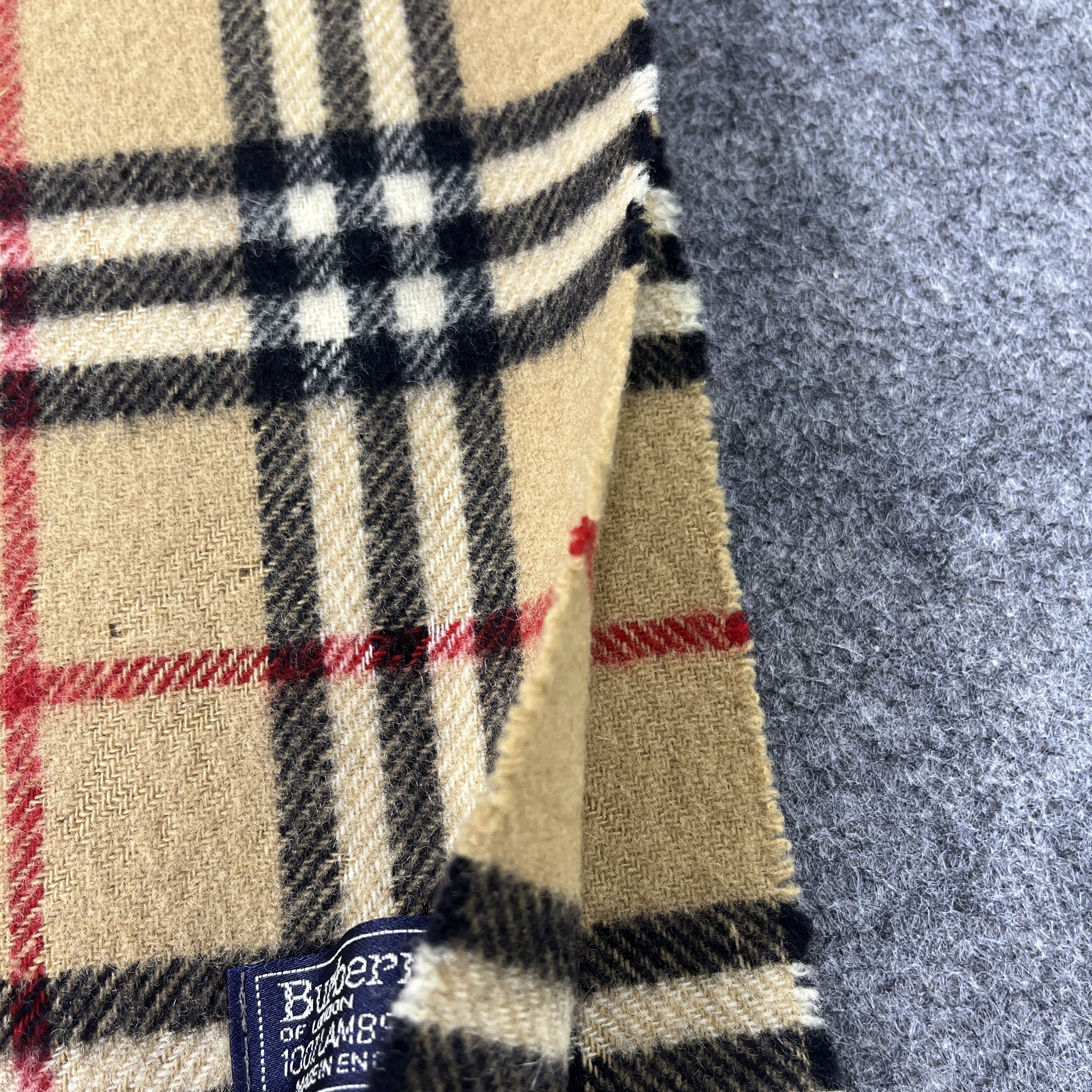 Burberry Burberry Scarf / Muffler / Neckwear Size ONE SIZE - 8 Thumbnail