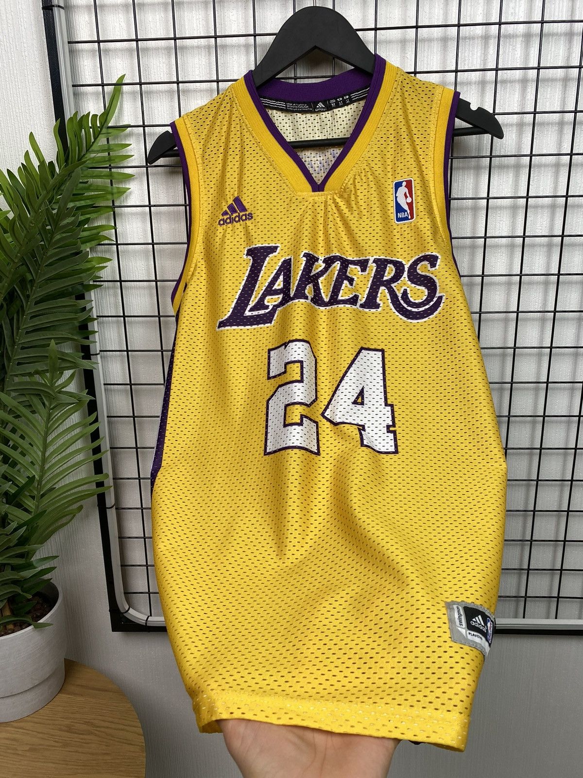 NBA Los Angeles Lakers #24 Kobe Bryant Jersey Yellow Men M Size US M / EU 48-50 / 2 - 2 Thumbnail