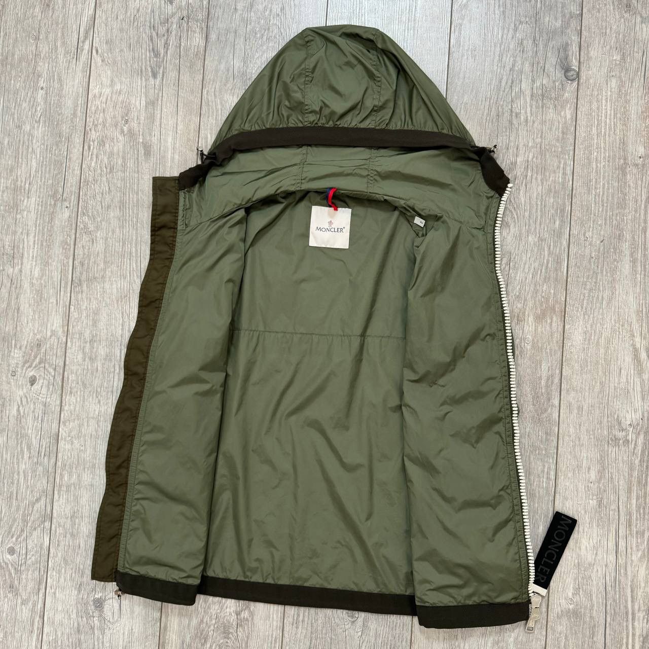 Moncler Moncler Ashlat Giubbotto Windproof Light Jacket Size US M / EU 48-50 / 2 - 2 Thumbnail