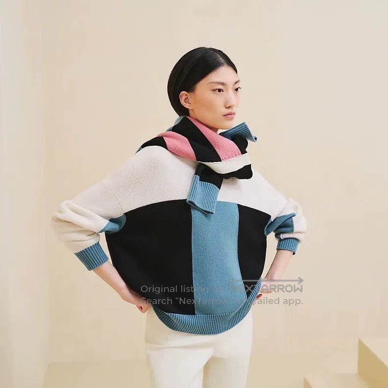 Hermes Hermes Women's Crew Neck Cashmere Sweater, Classic Colorbl Size XS / US 0-2 / IT 36-38 - 1 Thumbnail