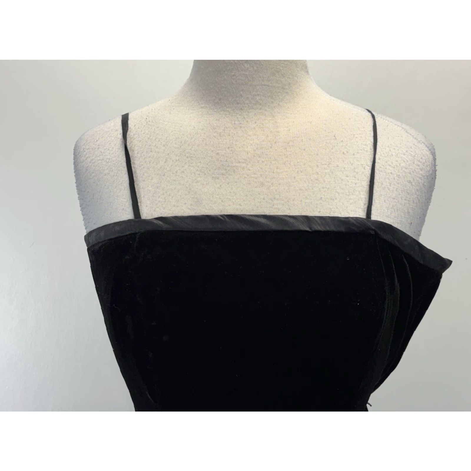 MAGGY LONDON VINTAGE Maggy London Velvet Peplum Dress Sz 10P Petite Black Cocktail 80s Womens Mens? Size L / US 10 / IT 46 - 7 Thumbnail