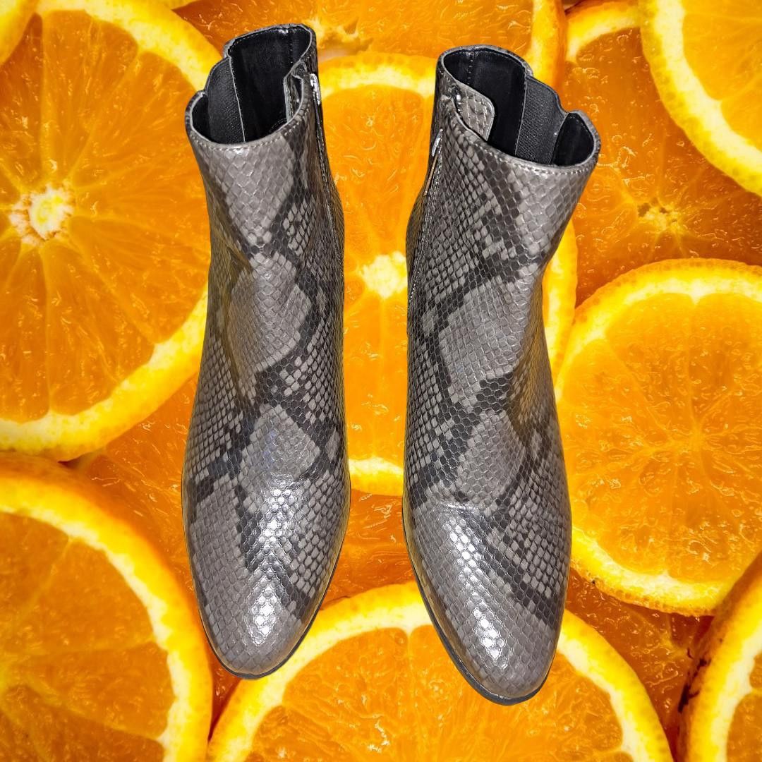 Calvin Klein Calvin Klein Fiona Snakeskin Pattern Ankle Boots Size 9.5 Size US 9.5 / IT 39.5 - 2 Thumbnail