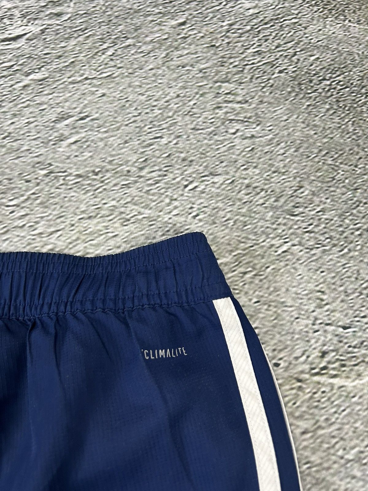 Adidas × Vintage France Adidas track suit navy pants windbreaker vintage Size US L / EU 52-54 / 3 - 19 Thumbnail