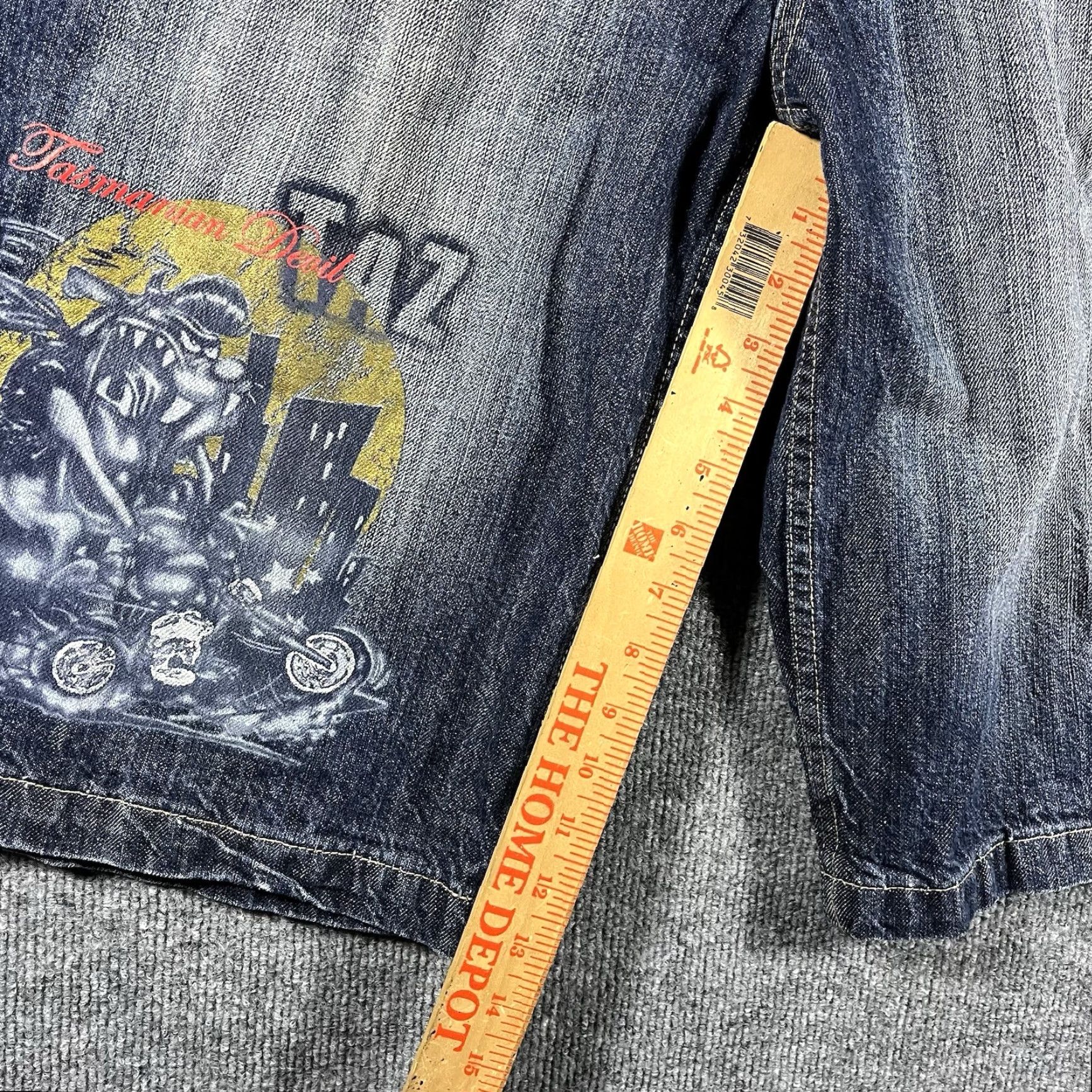 Vintage VINTAGE Lot 29 Luxe Looney Tunes TAZ Denim Shorts - Jeans Shorts Men’s 31 Blue 90s 2000s Graphic Daffy Duck Belt Loops 5-Pocket Vintage Casual Shorts Size US 31 - 5 Thumbnail