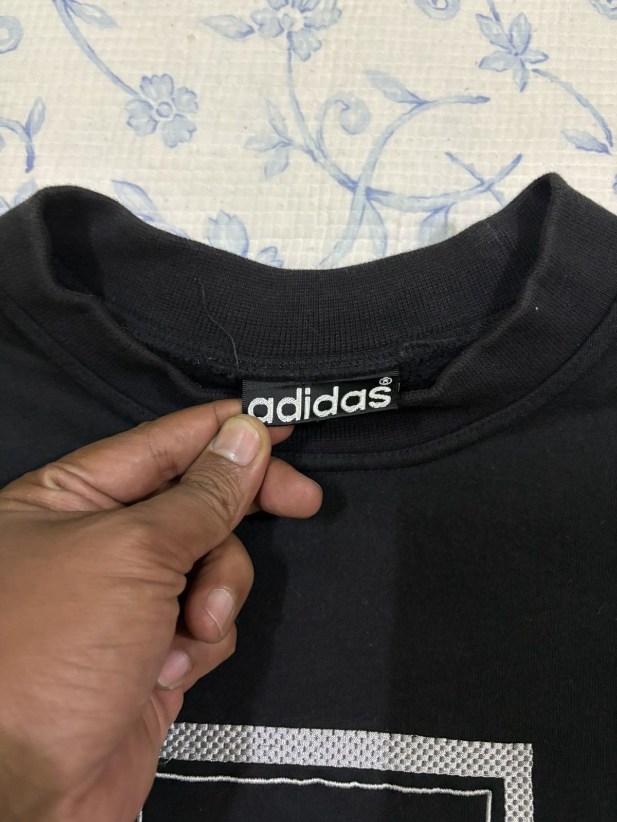Adidas Adidas Sweatshirt Embroidered Logo Size US M / EU 48-50 / 2 - 13 Thumbnail