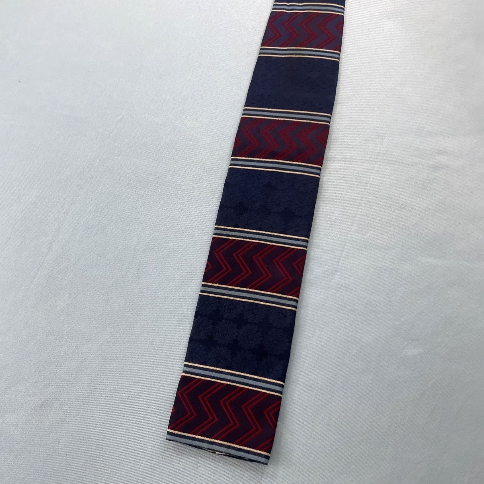 MCM Vtg 60s Ernst Square End NeckTie Union Mod MCM Aztec Patriot Red White Blue 3x54 Capsule Necktie Size ONE SIZE - 4 Thumbnail