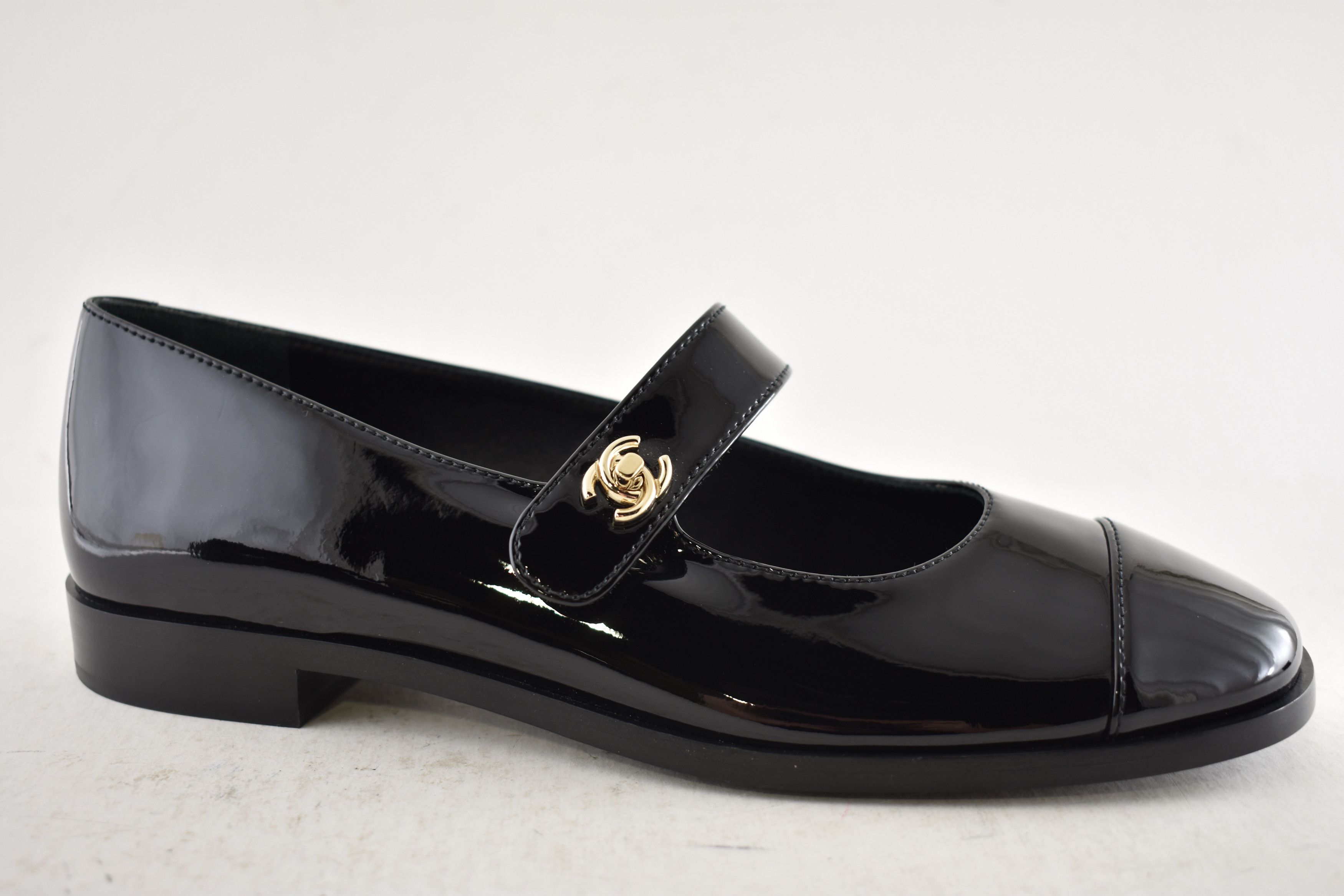 Chanel Chanel Patent Turnlock CC Mary Jane Ballet Loafer Flat 36 Size US 6 / IT 36 - 5 Thumbnail