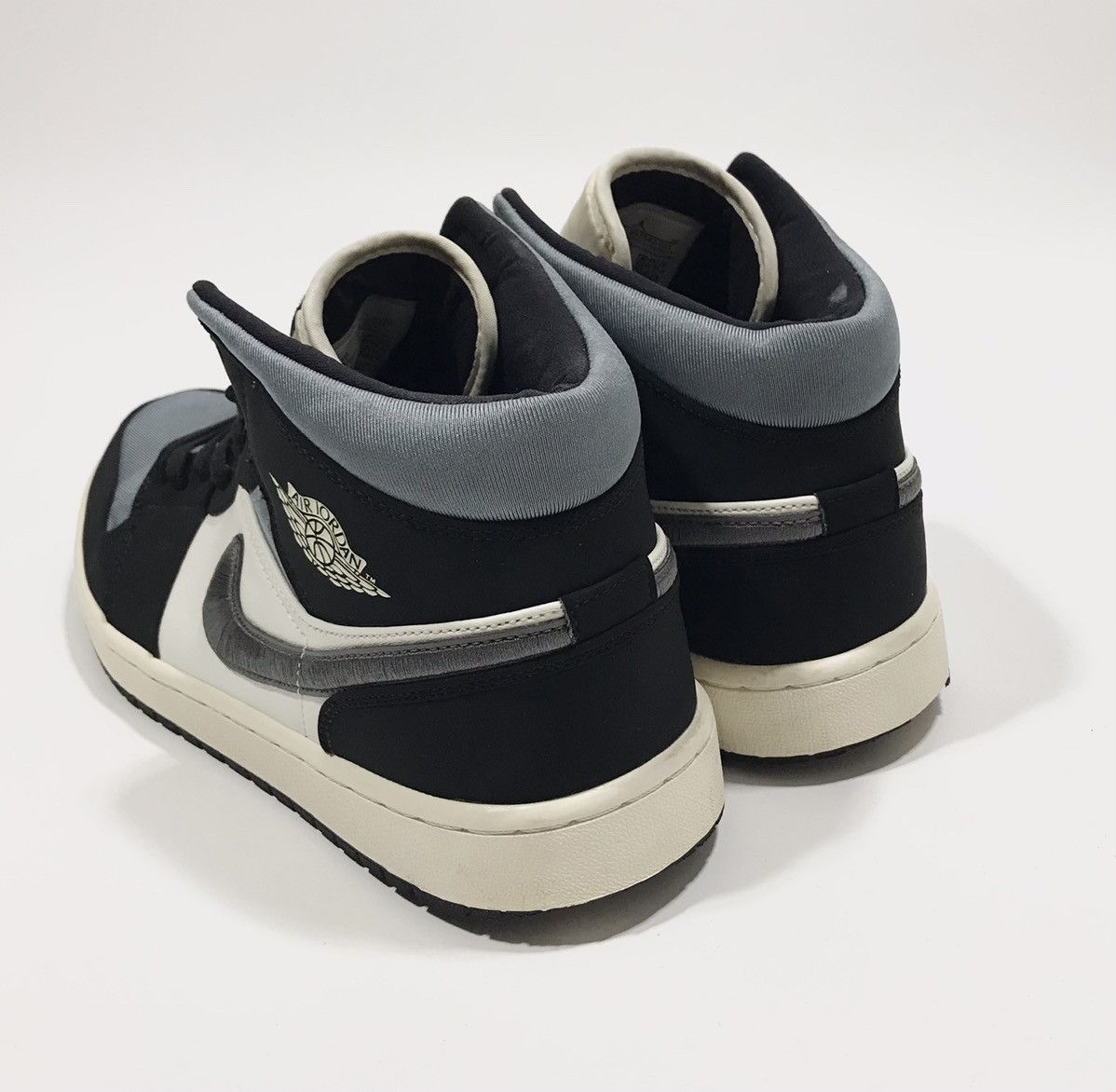 Jordan Brand Air Jordan 1 Mid Satin Grey Toe Men's US11 Black Size US 11 / EU 44 - 5 Thumbnail