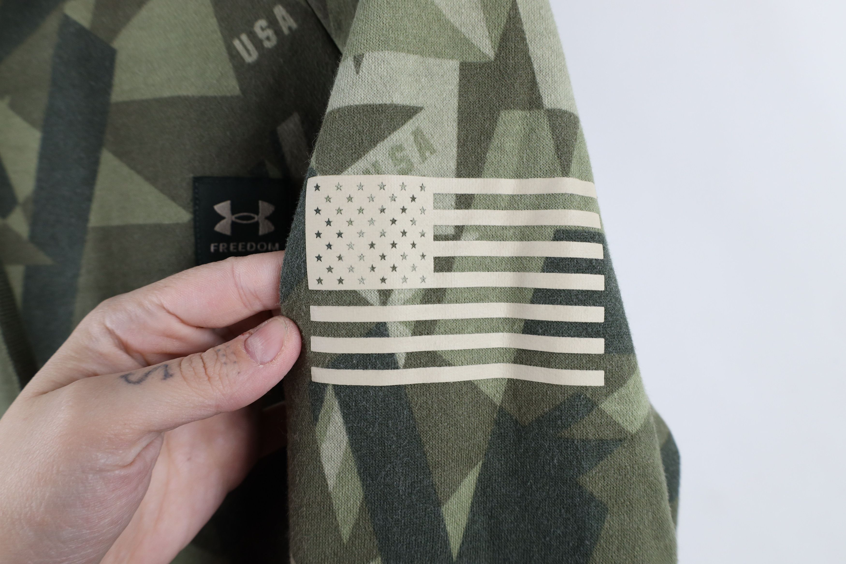 Under Armour × Vintage Under Armour Freedom Flag Camouflage Hoodie Sweatshirt Size US L / EU 52-54 / 3 - 4 Thumbnail