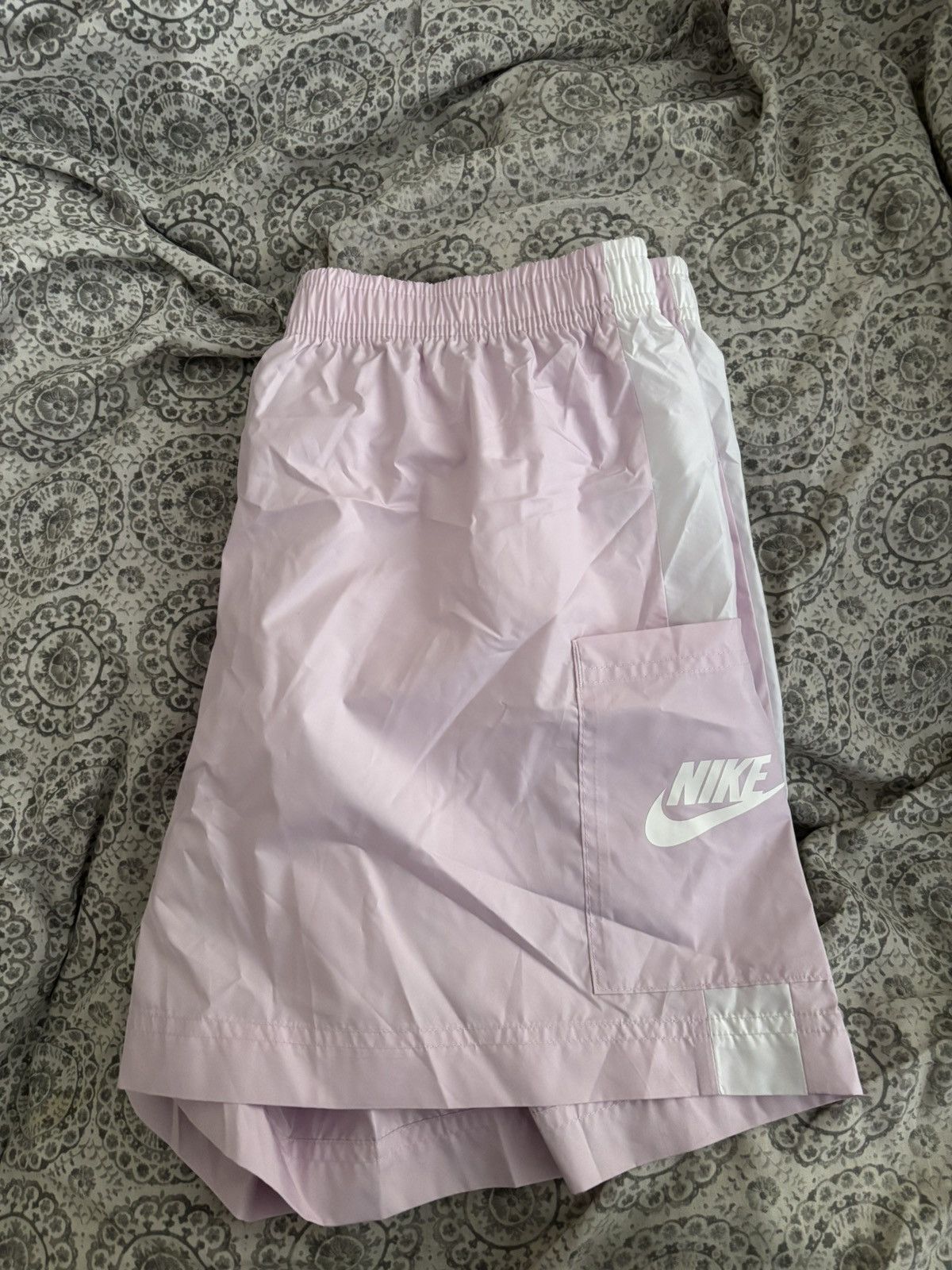 Nike Nike pink and white shorts Size 32" / US 10 / IT 46 - 1 Thumbnail