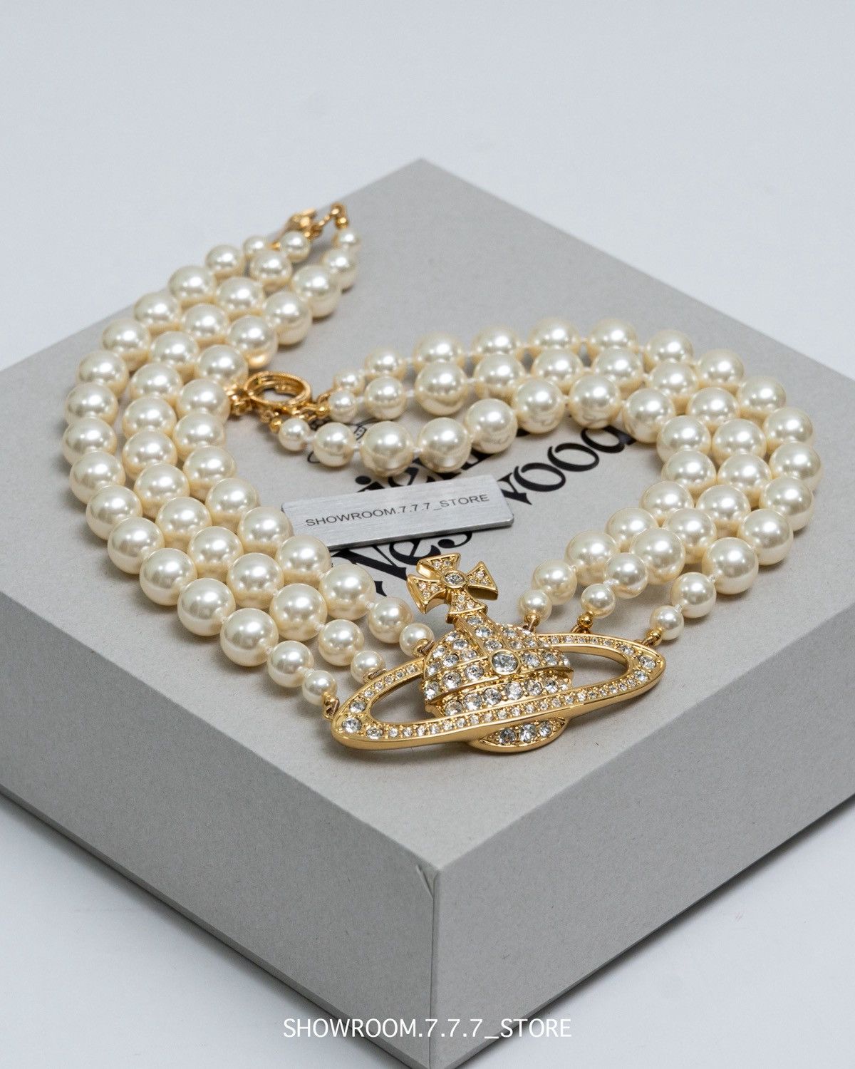 Vivienne Westwood Vivienne Westwood Three-Row Pearl Bas Relief Choker Size ONE SIZE - 2 Thumbnail