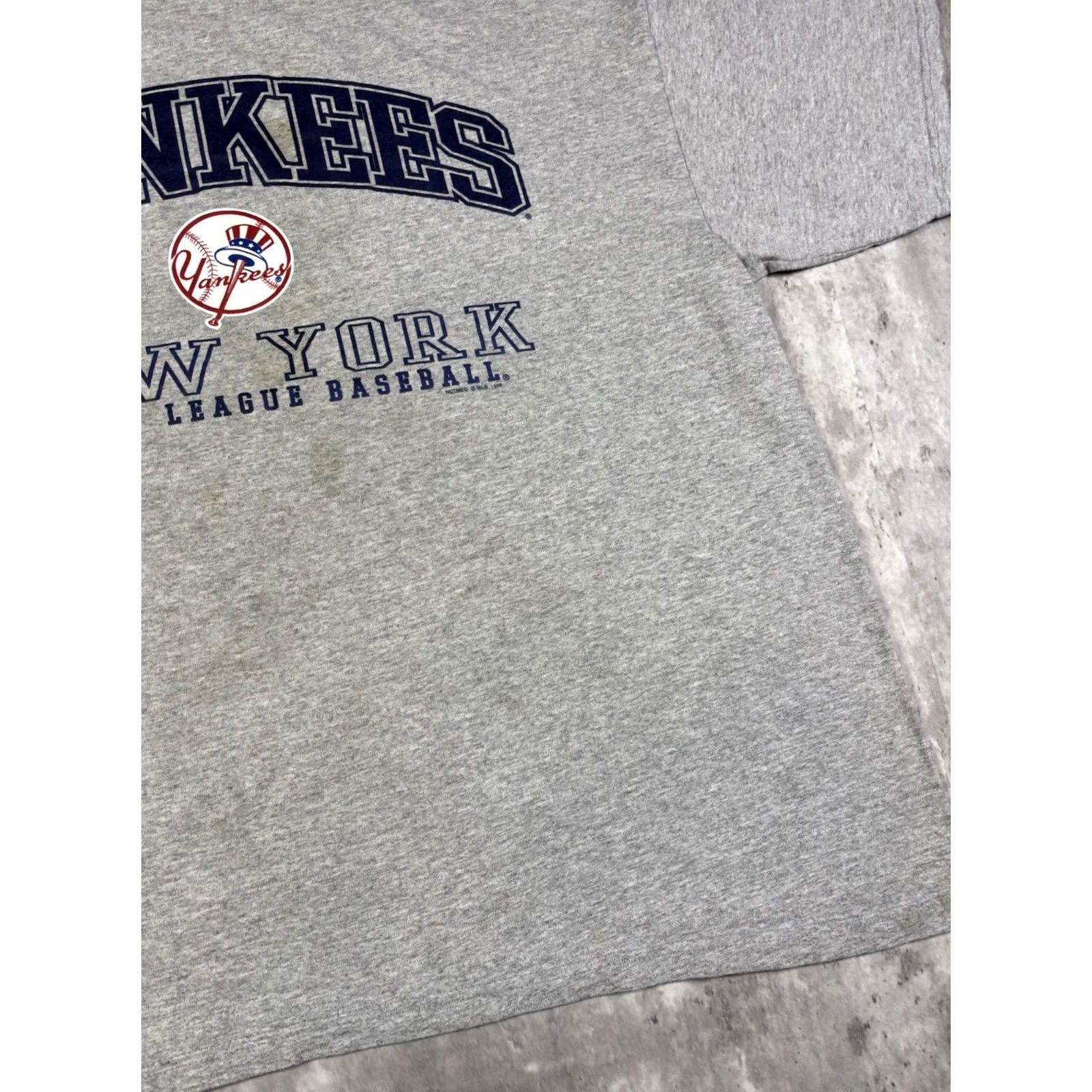 Lee VINTAGE New York Yankees Lee Sport T Shirt Grey 2XL Mens Crew Neck Short Sleeve Graphic Print 90s Vintage Sports Classic Size US XXL / EU 58 / 5 - 5 Thumbnail
