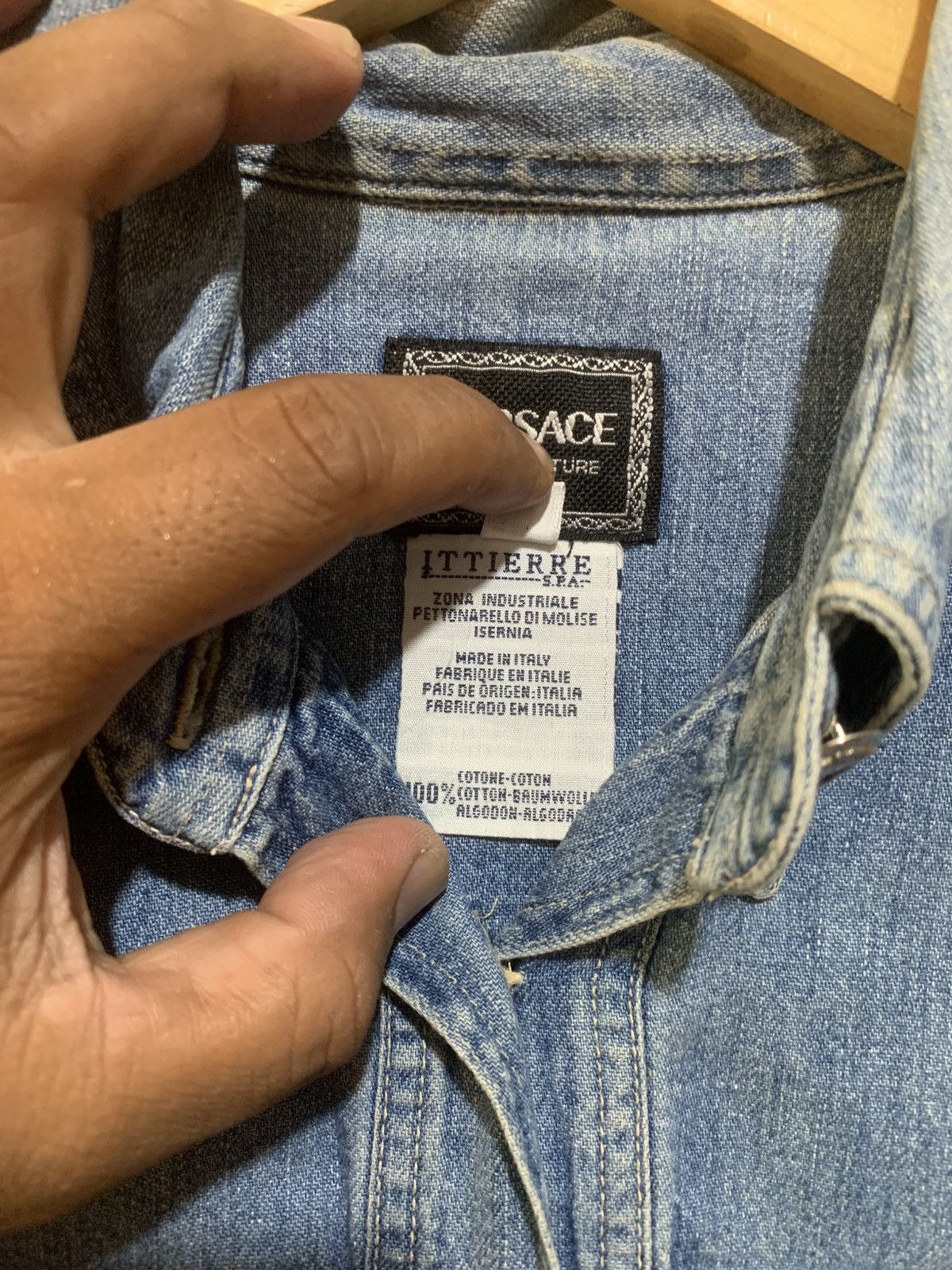 Versace Vintage 90s Istante Versace Denim Shirt w Istante Buttons Size US M / EU 48-50 / 2 - 12 Thumbnail