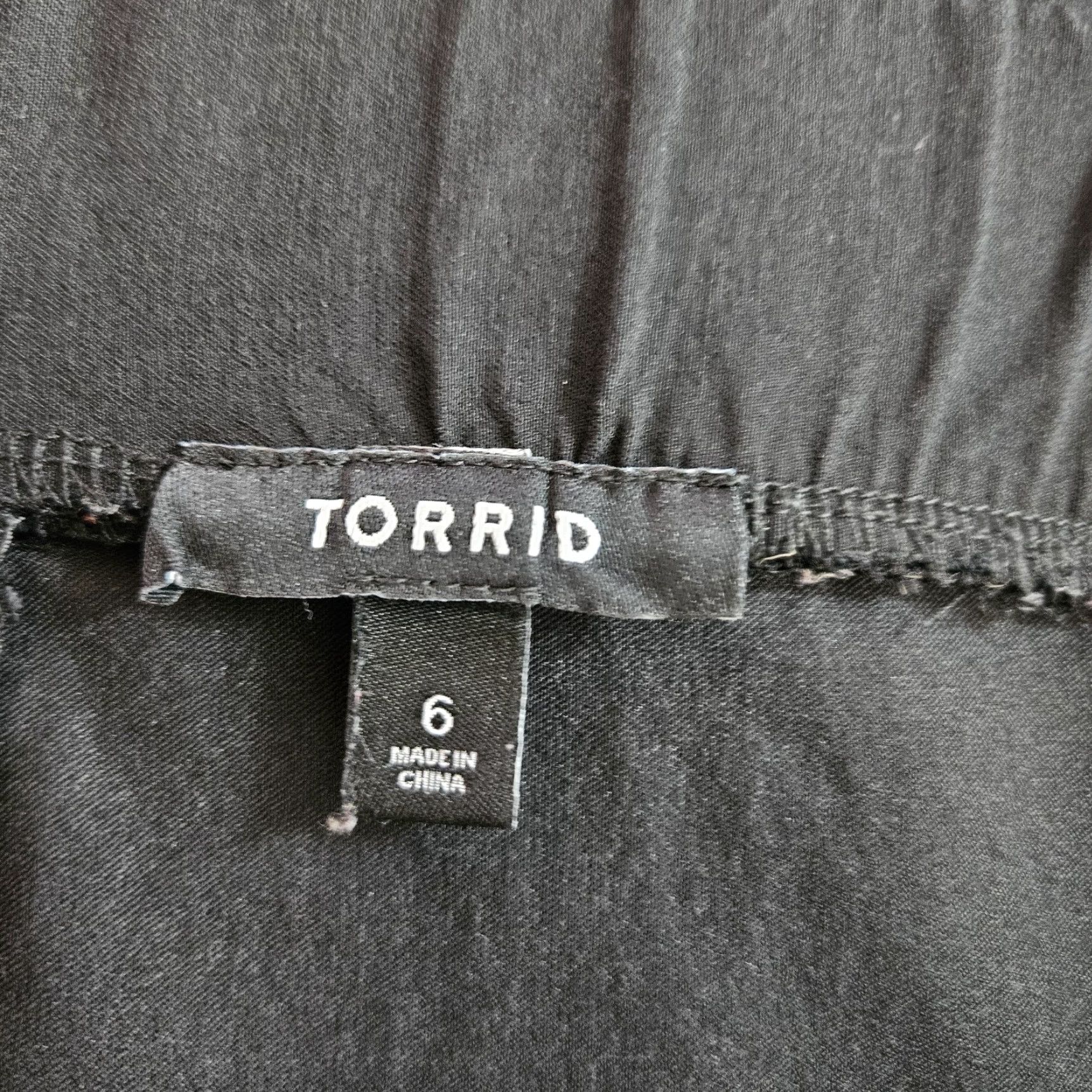 Torrid Torrid Skirt Solid Black Pencil 6 Womens Knee Length Rayon Blend Plus Size 6x Vintage No Size 40" / US 18 - 4 Thumbnail