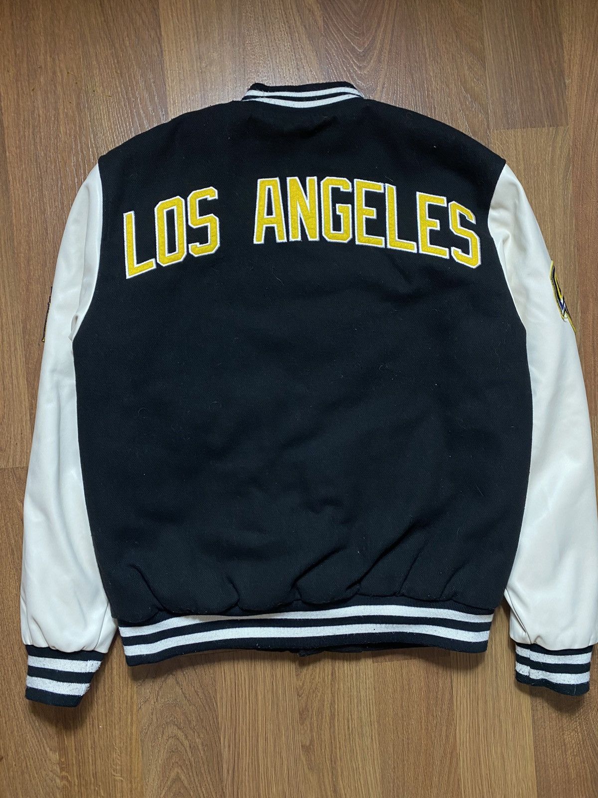 NBA BNWT NBA Los Angeles LA Lakers Varsity Bomber Jacket Size US S / EU 44-46 / 1 - 7 Thumbnail