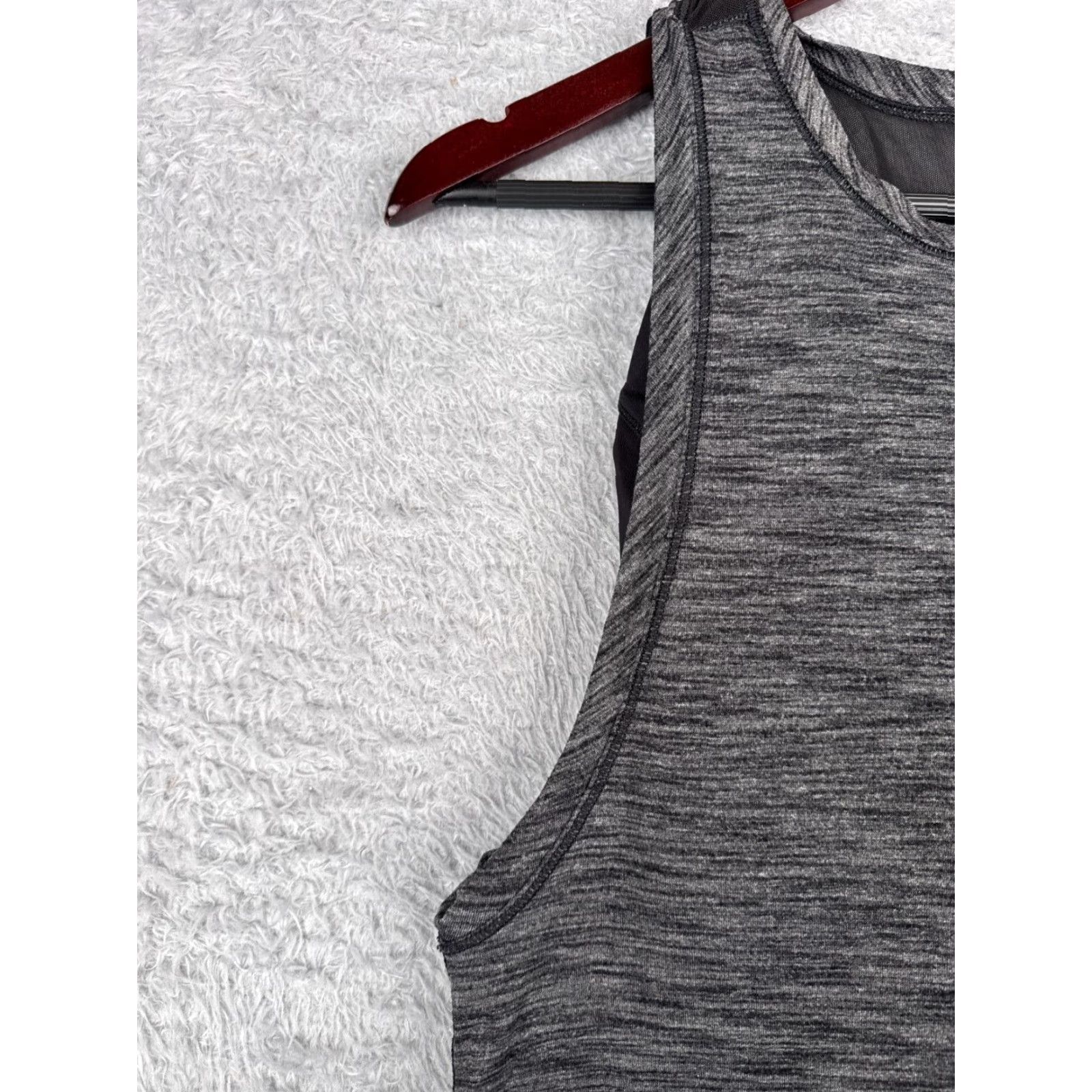 Lululemon Lululemon Shirt Women 6 Gray Heather Work The Circuit Tank Top Bult In Bra Size M / US 6-8 / IT 42-44 - 2 Thumbnail