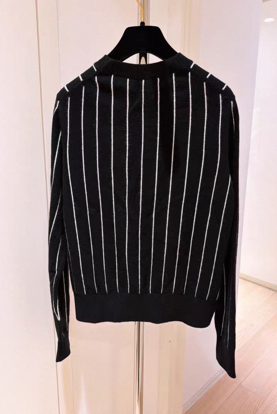 Chanel Chanel 2023 Black Stripe Cashmere Sweater. Size XS / US 0-2 / IT 36-38 - 2 Thumbnail