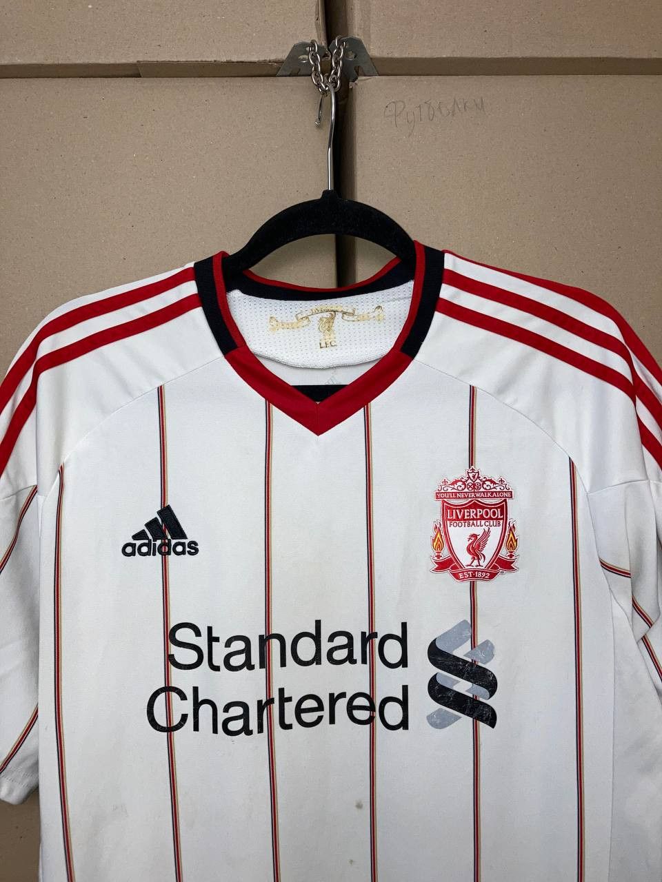 Adidas LIVERPOOL 2010 2011 AWAY FOOTBALL SHIRT SOCCER JERSEY ADIDAS Size US M / EU 48-50 / 2 - 7 Thumbnail