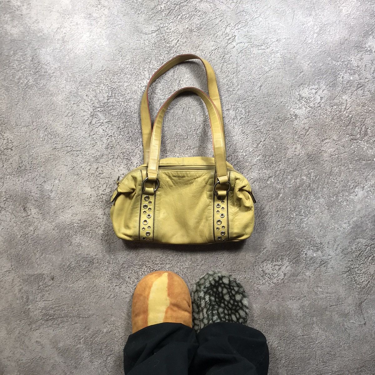 Vintage Vintage Y2K Leather Shoulder Bag Japanese Archive Streetwear Size ONE SIZE - 1 Thumbnail