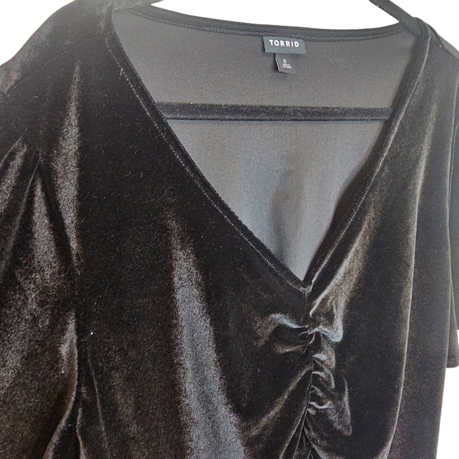Torrid Torrid Womens Ruched Front Velvet V-Neck Top 2X Whimsigoth Size XXL / US 16-18 / IT 52-54 - 5 Thumbnail