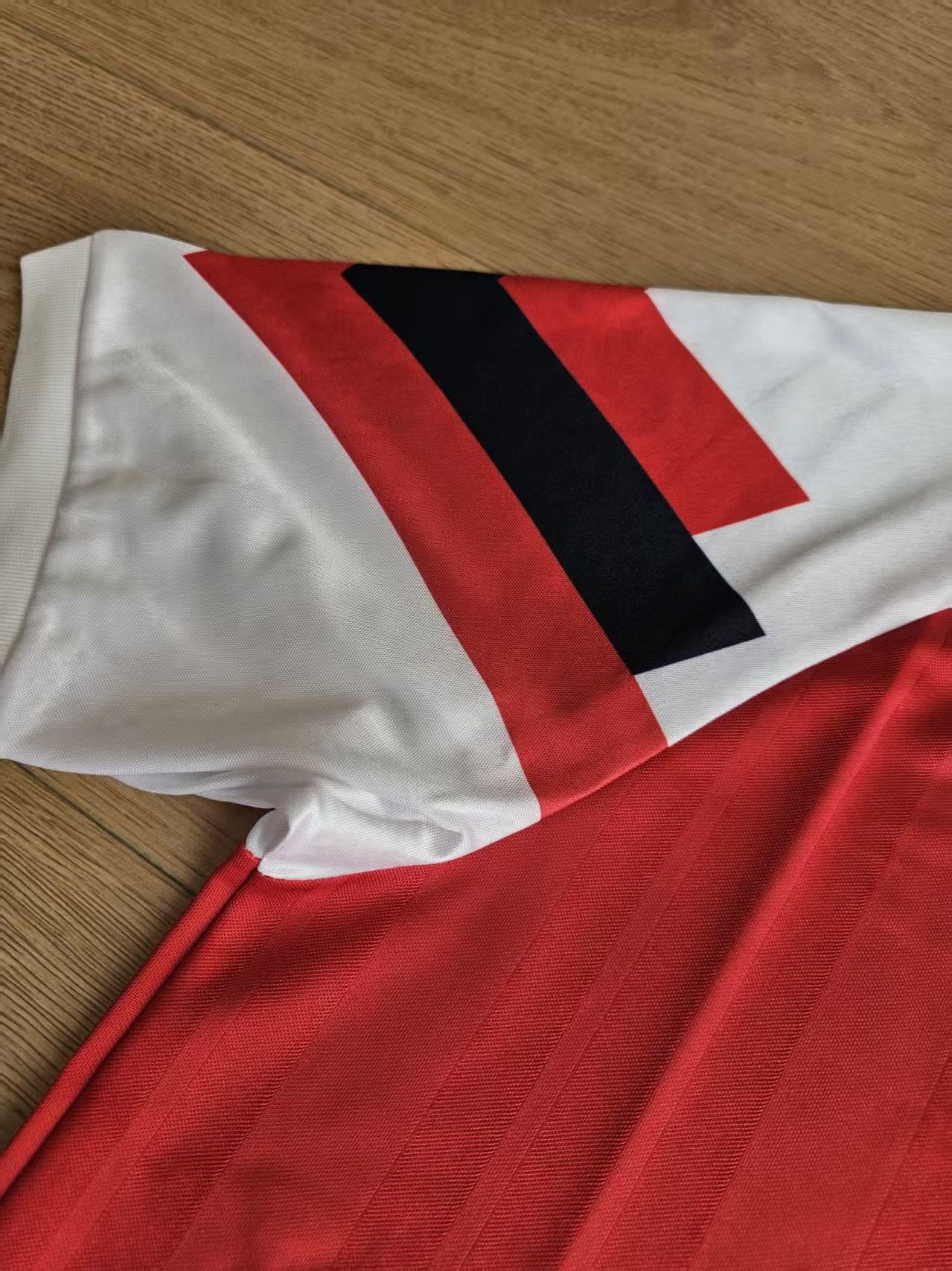 Other 1992-93 Arsenal Soccer Jersey Home Size US M / EU 48-50 / 2 - 4 Thumbnail