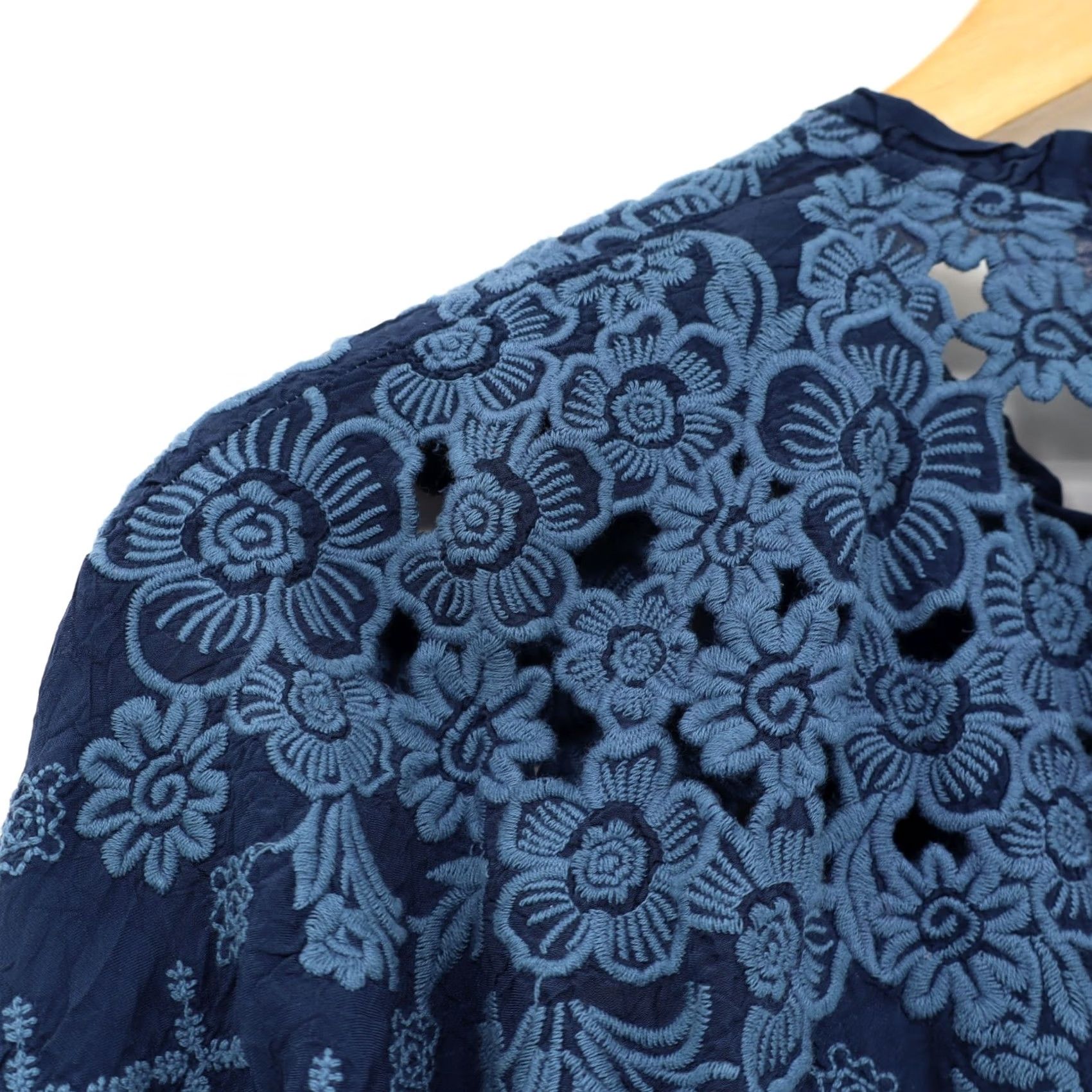 Johnny Was Johnny Was Blue Embroidered Peasant Blouse Round Neck Long Sleeve Sz M Womens Silk Rayon Bohemian Tunic Casual Size M / US 6-8 / IT 42-44 - 3 Thumbnail