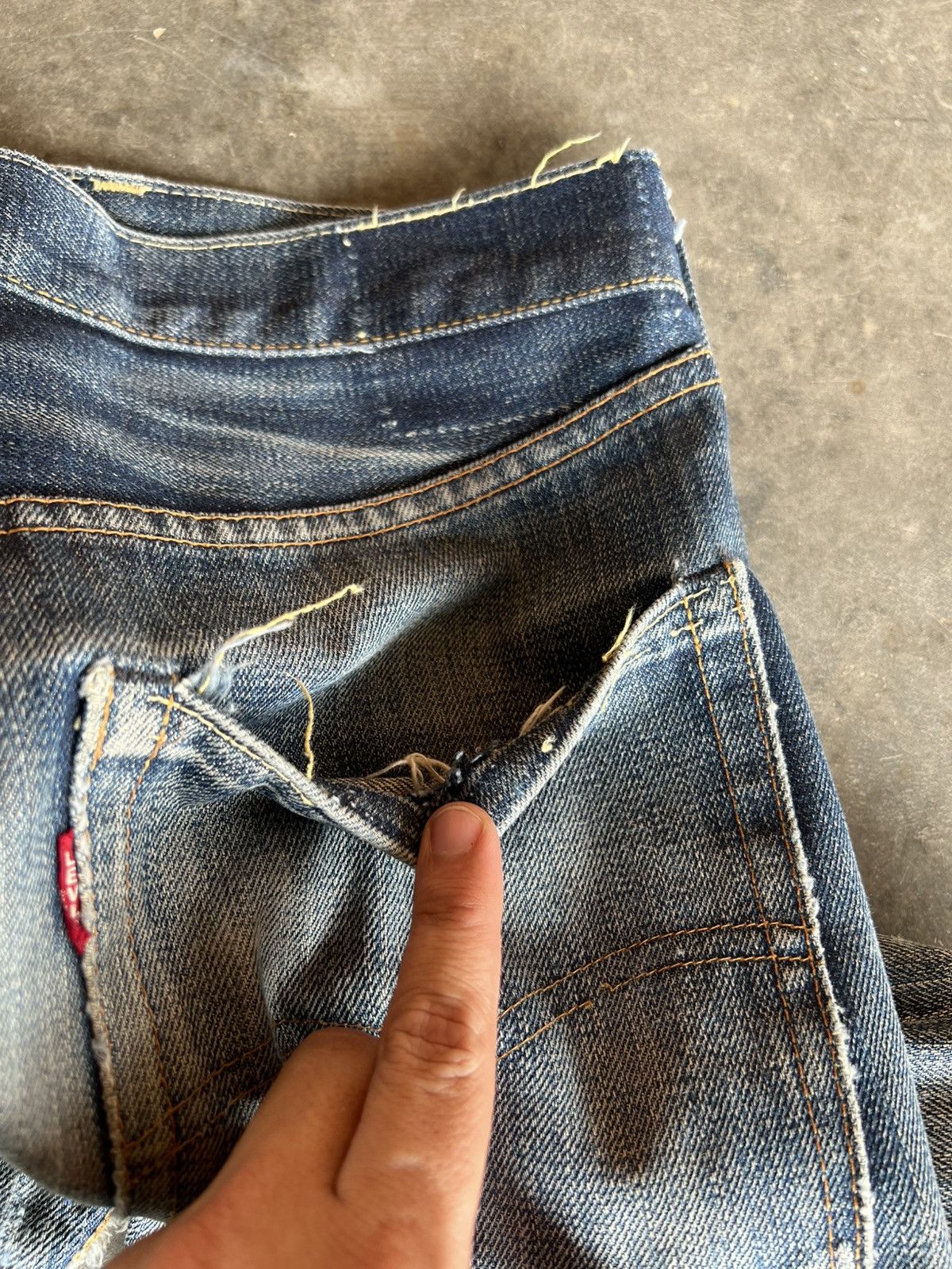 Levi's Vintage Distressed Levi’s 501 E LVC Selvedge Denim Jean Size US 32 / EU 48 - 20 Thumbnail