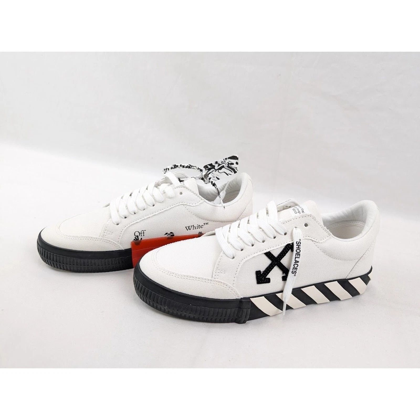 Off-White o1rshd1 Low-Top Sneakers Vulcanized Canvas in White/Black Size US 12 / EU 45 - 14 Thumbnail