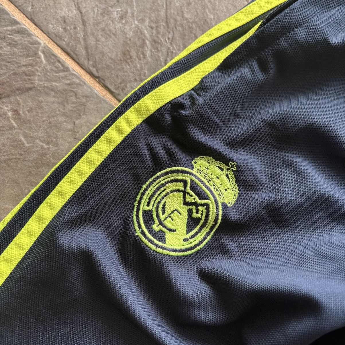 Adidas × Vintage Vintage real Madrid adidas tracksuit pants in blue and green Size US 30 / EU 46 - 3 Thumbnail