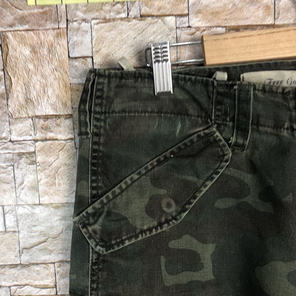Japanese Brand Free Gale Green Camo Cargo Multipocket Pants #A338 Size US 29 - 8 Thumbnail