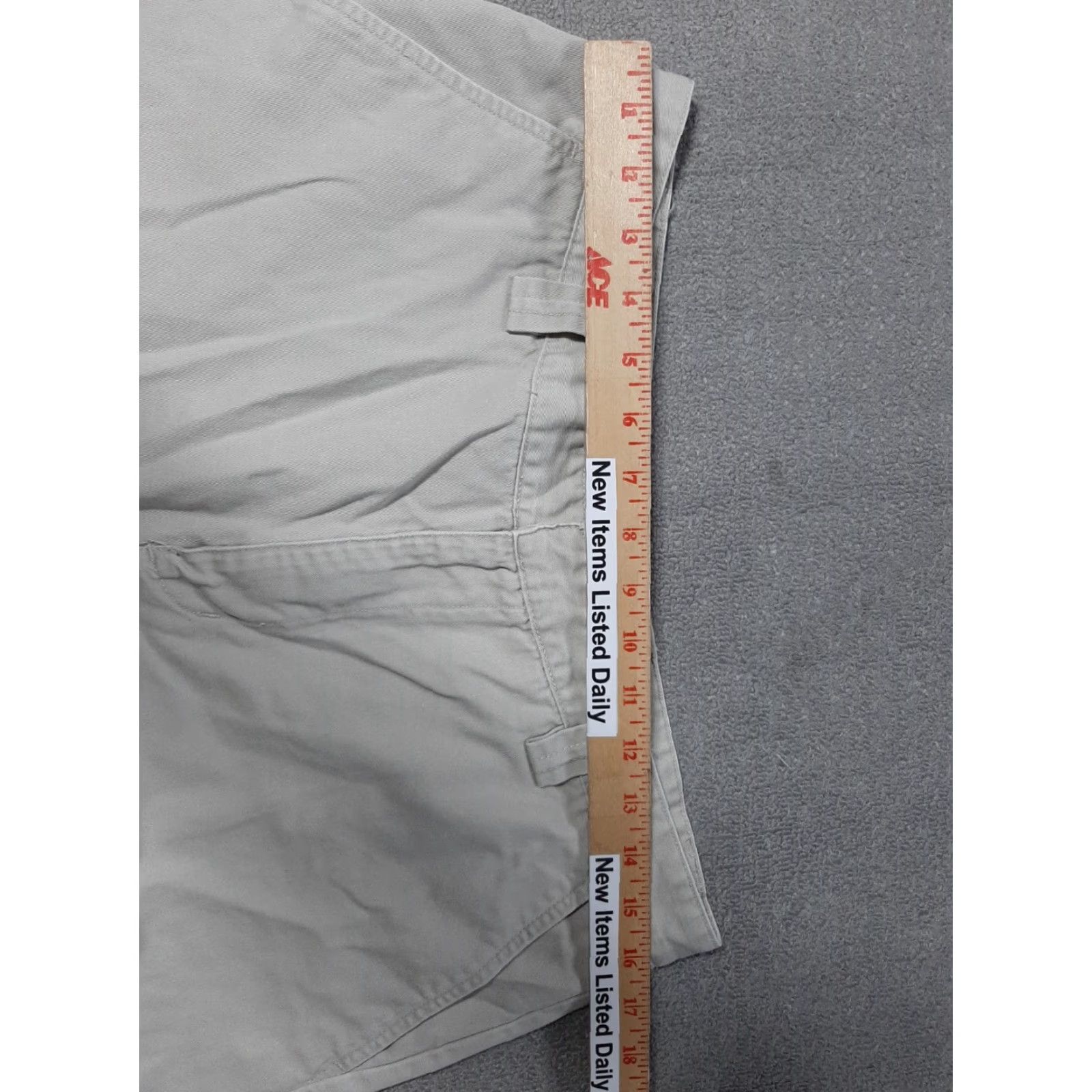 Calvin Klein Calvin Klein Shorts Mens 36 Beige Cotton Cargo Pocket Flat Front Regular Cargo Classic Logo Pockets Men Size US 36 / EU 52 - 3 Thumbnail