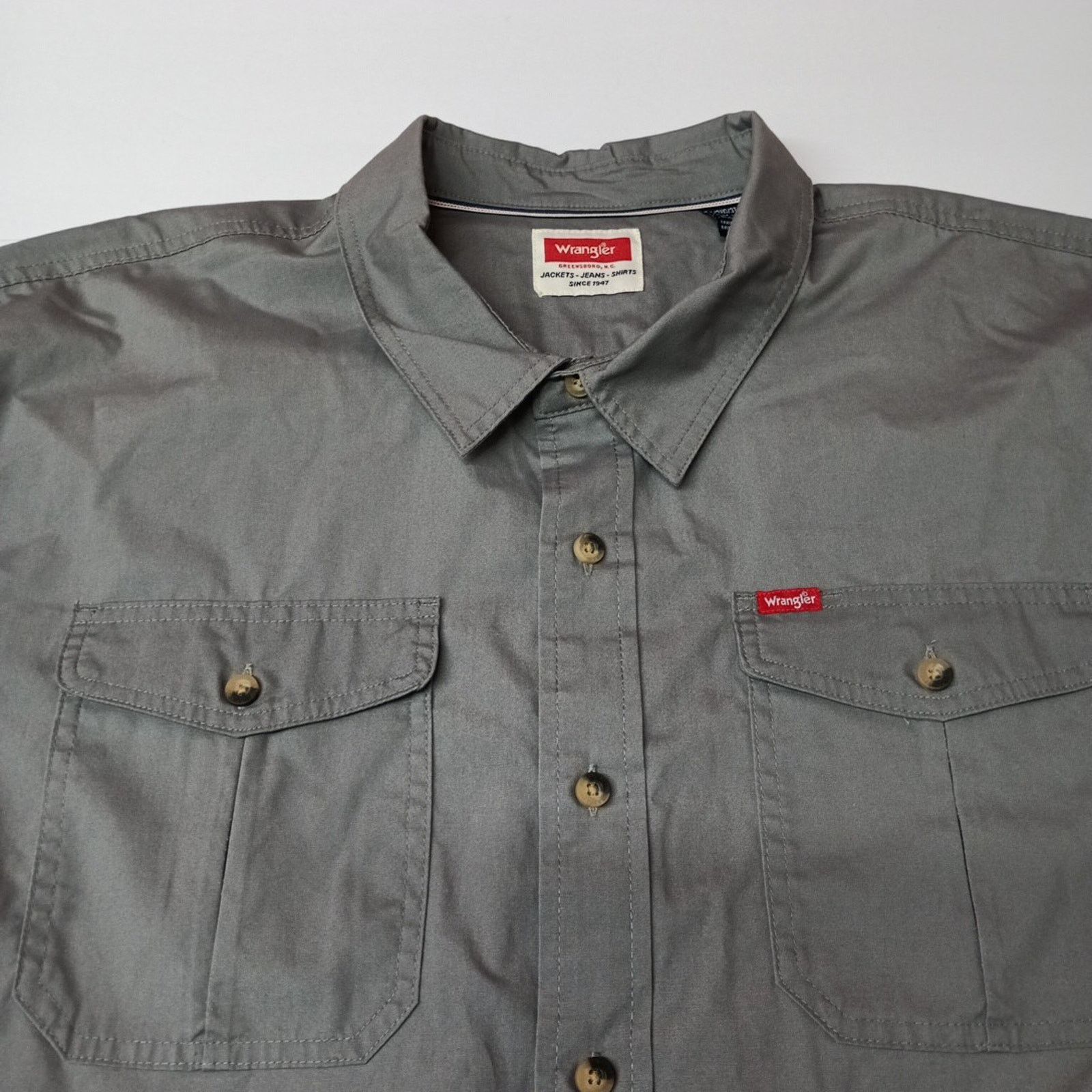 Wrangler Wrangler Men Relaxed Fit Woven Button Up Shirt Size 3XL Gray Size US XXL / EU 58 / 5 - 2 Thumbnail