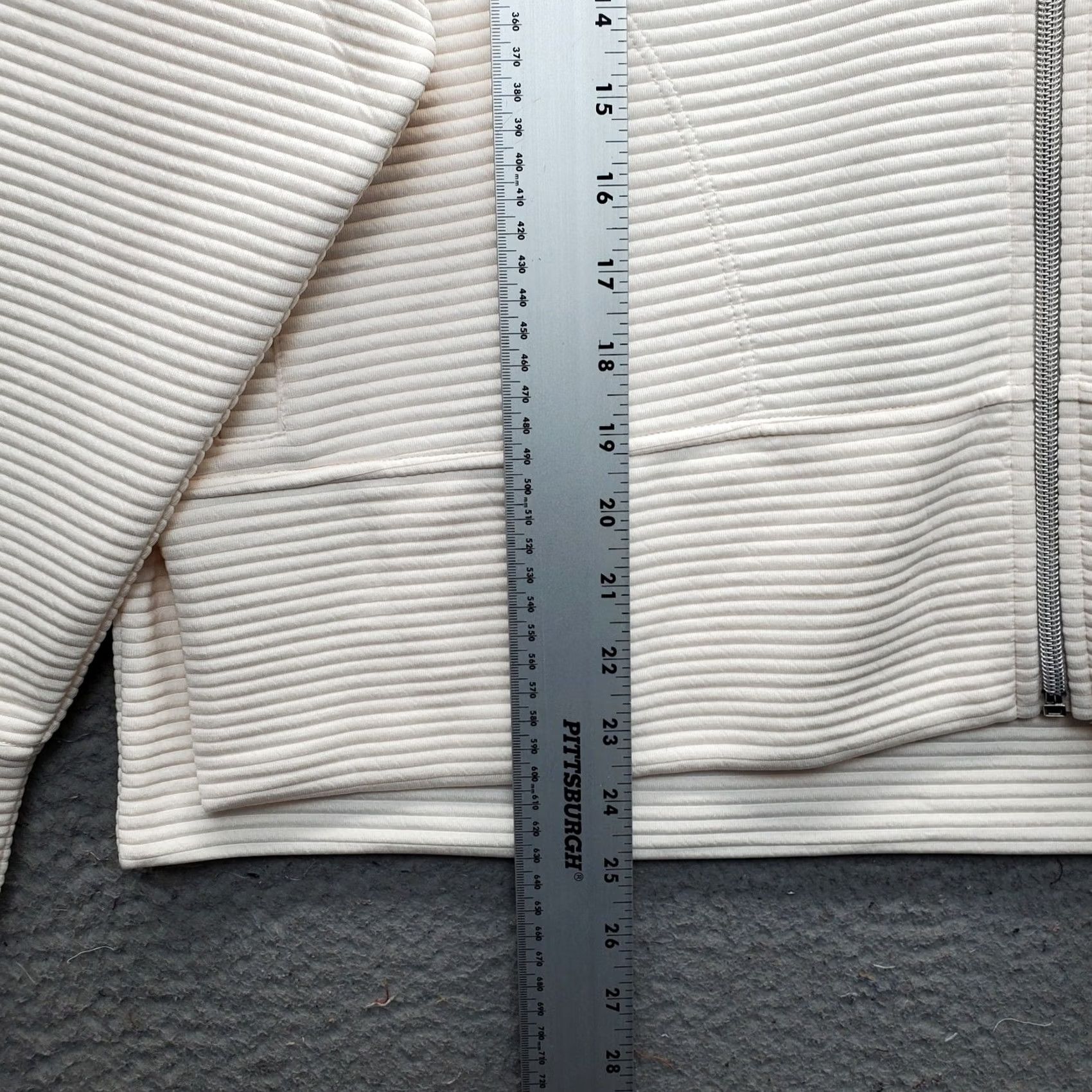 DKNY DKNY Hooded Jacket Womens L White Chest 22.5 Length 25 Pockets Zipper Basic Jacket Size L / US 10 / IT 46 - 3 Thumbnail