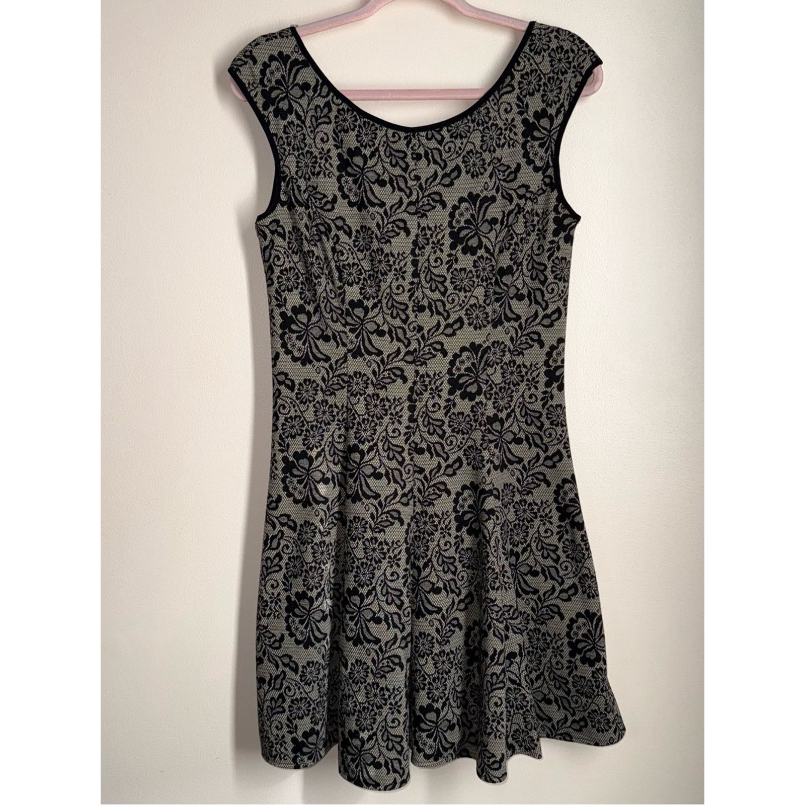 MAGGY LONDON Maggy London Lace Design Dress Size 8 Romantic Whimsygoth Size M / US 6-8 / IT 42-44 - 3 Thumbnail
