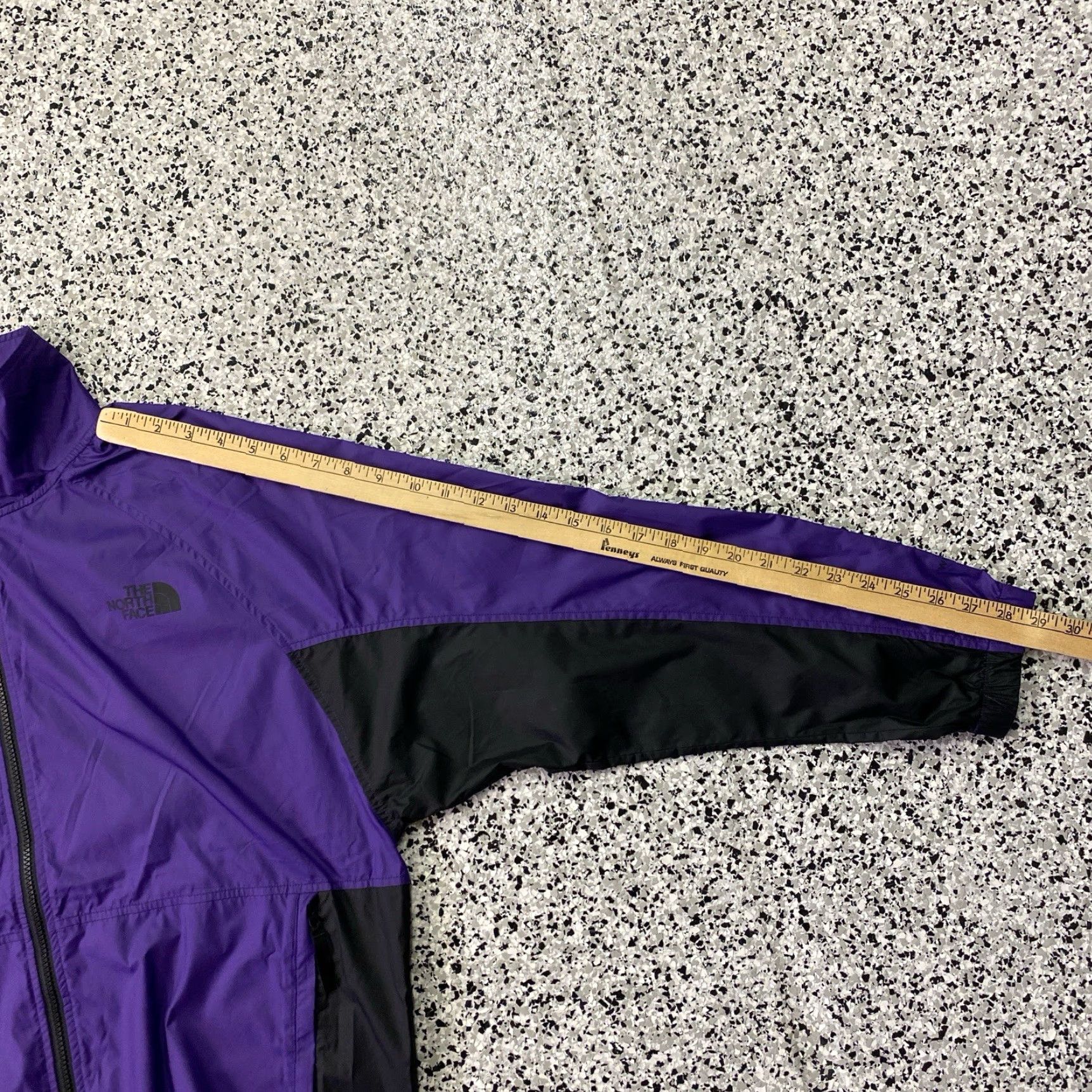 The North Face The North Face Windbreaker Jacket Purple Full Zip Women’s Medium - Lightweight, Water-Resistant, Zipper Pockets, Regular Fit Size M / US 6-8 / IT 42-44 - 4 Thumbnail