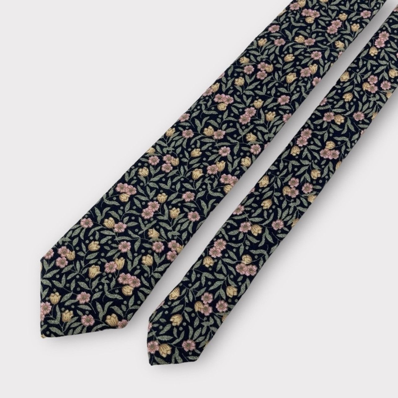 Other Men’s Dark Navy Rustic Style Floral Necktie Size ONE SIZE - 4 Thumbnail