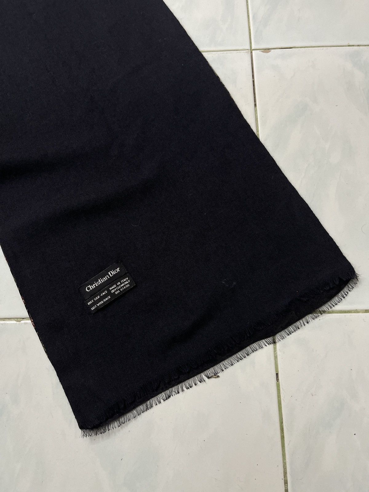 Dior 🔥🔥🔥STEALS CHRISTIAN DIOR SCARF/MUFFLER Size ONE SIZE - 8 Thumbnail