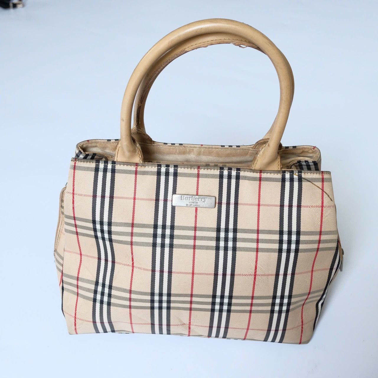 Burberry Burberry Nova Check Handbag Size ONE SIZE - 1 Thumbnail