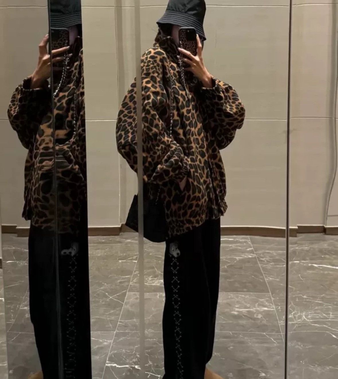 Balenciaga Balenciaga Leopard Fleece Jacket 2412-Nextarrow Size US XS / EU 42 / 0 - 8 Thumbnail