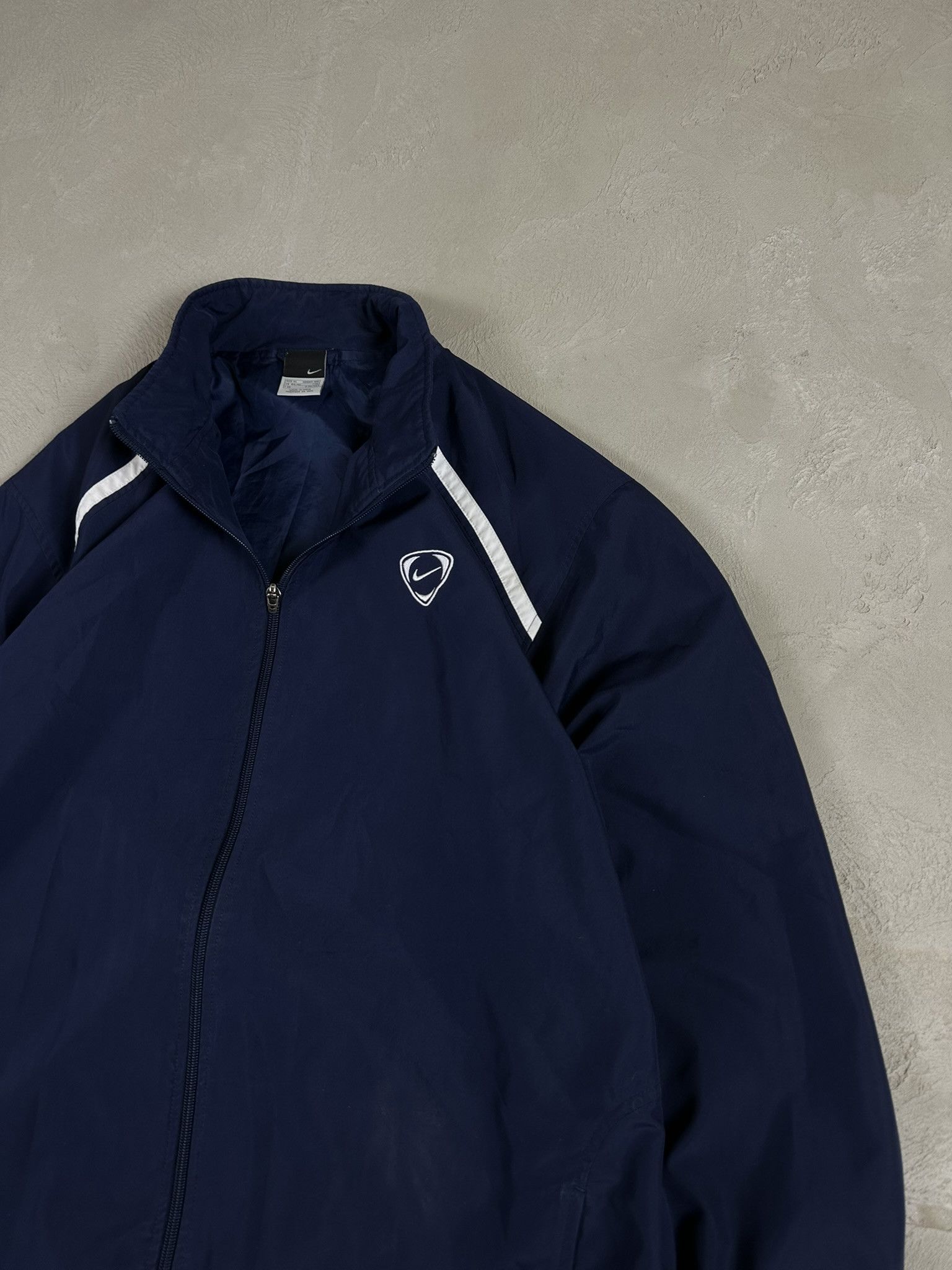 Nike 00s Vintage Nike Tracksuit Zip Boxy Nylon Jacket Size US L / EU 52-54 / 3 - 7 Thumbnail