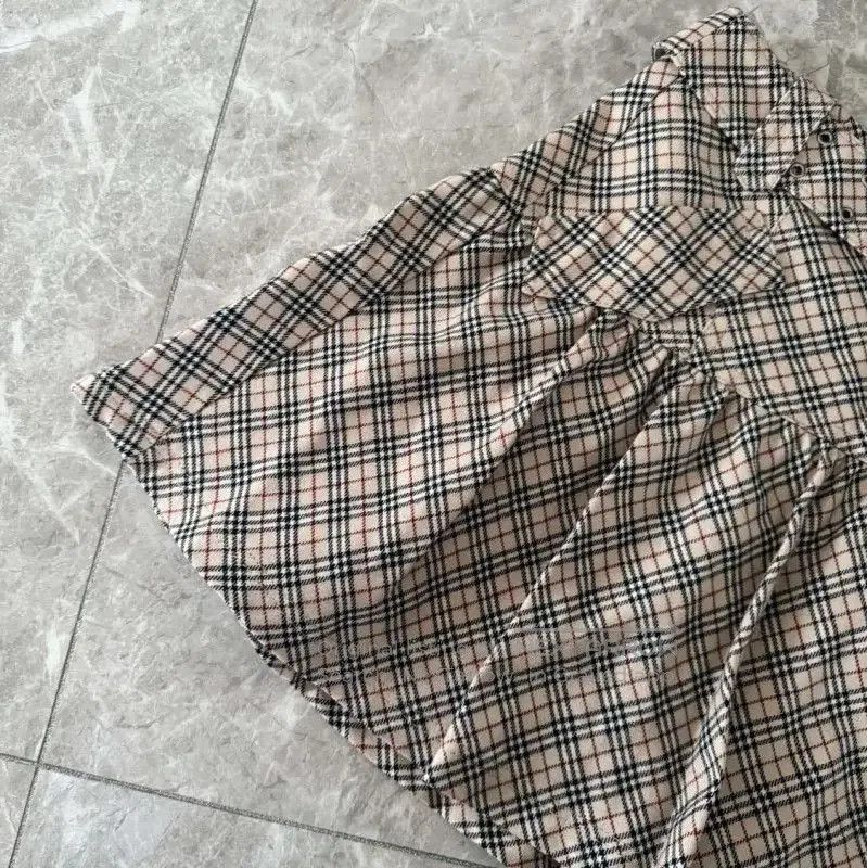 Burberry Burberry Women’s Khaki Cotton Mini Skirt. Size 23" - 3 Thumbnail