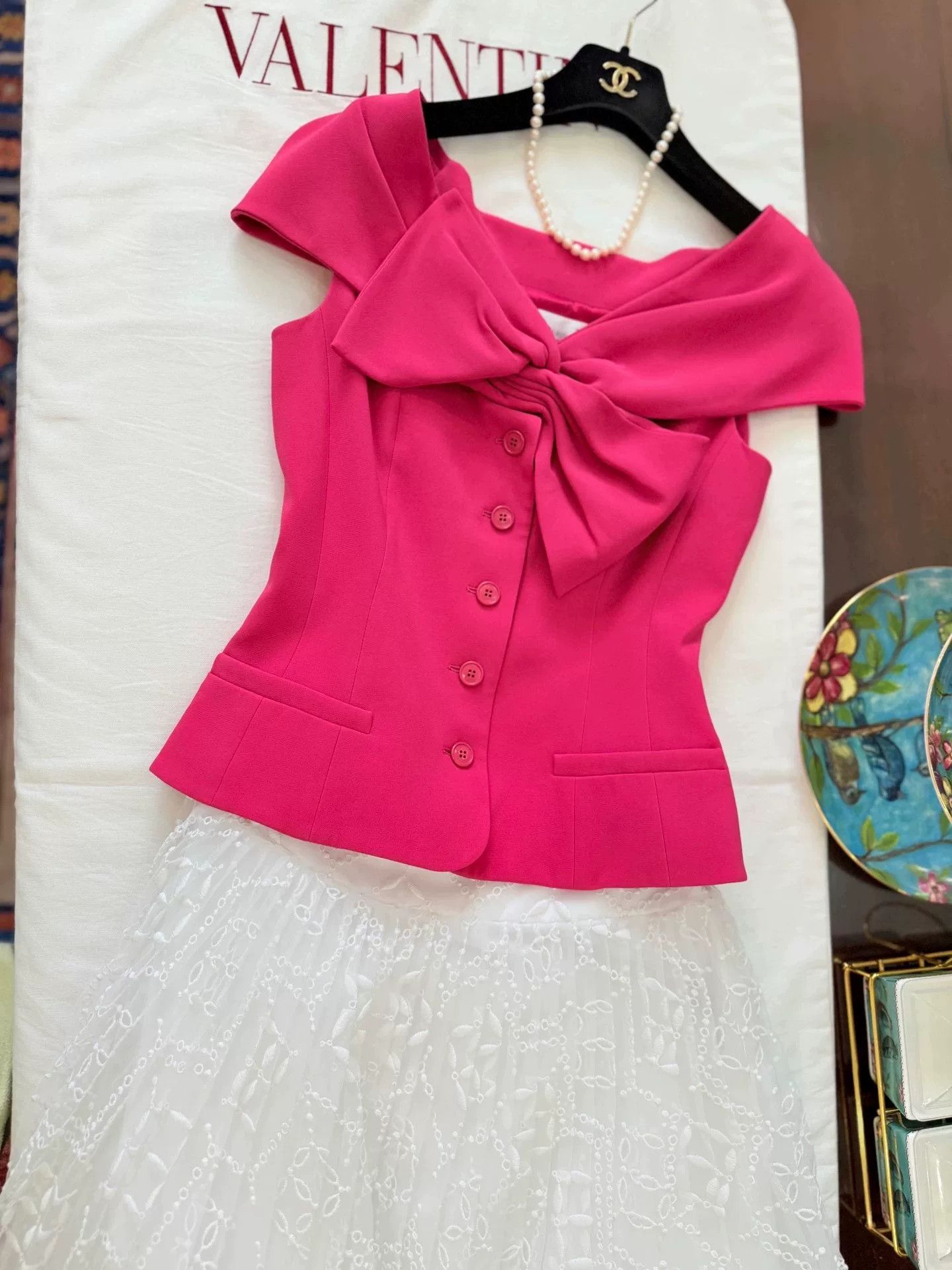 Dior Dior Hepburn Silk Short-Sleeve Bow Top Size M / US 6-8 / IT 42-44 - 1 Thumbnail