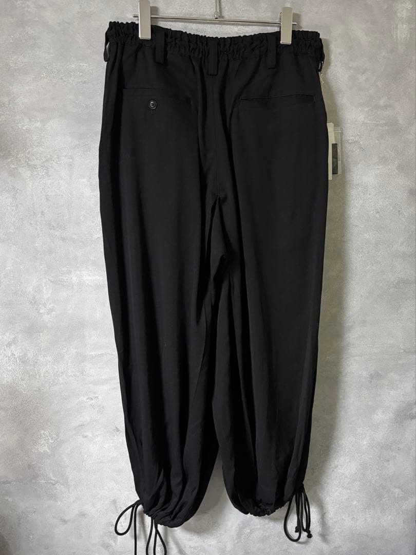 Yohji Yamamoto S'YTE × Junji ITO UZUMAKI EMBROIDERY HAKAMA BALLOON PANTS Size US 35 - 2 Thumbnail